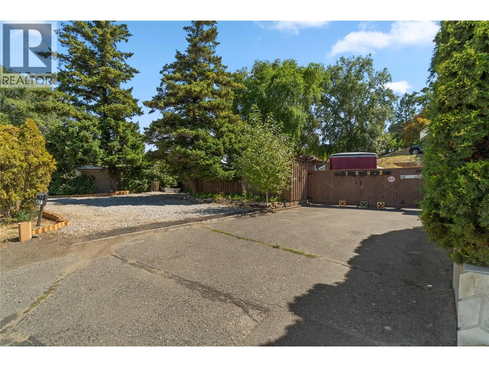 1693 Valleyview Drive