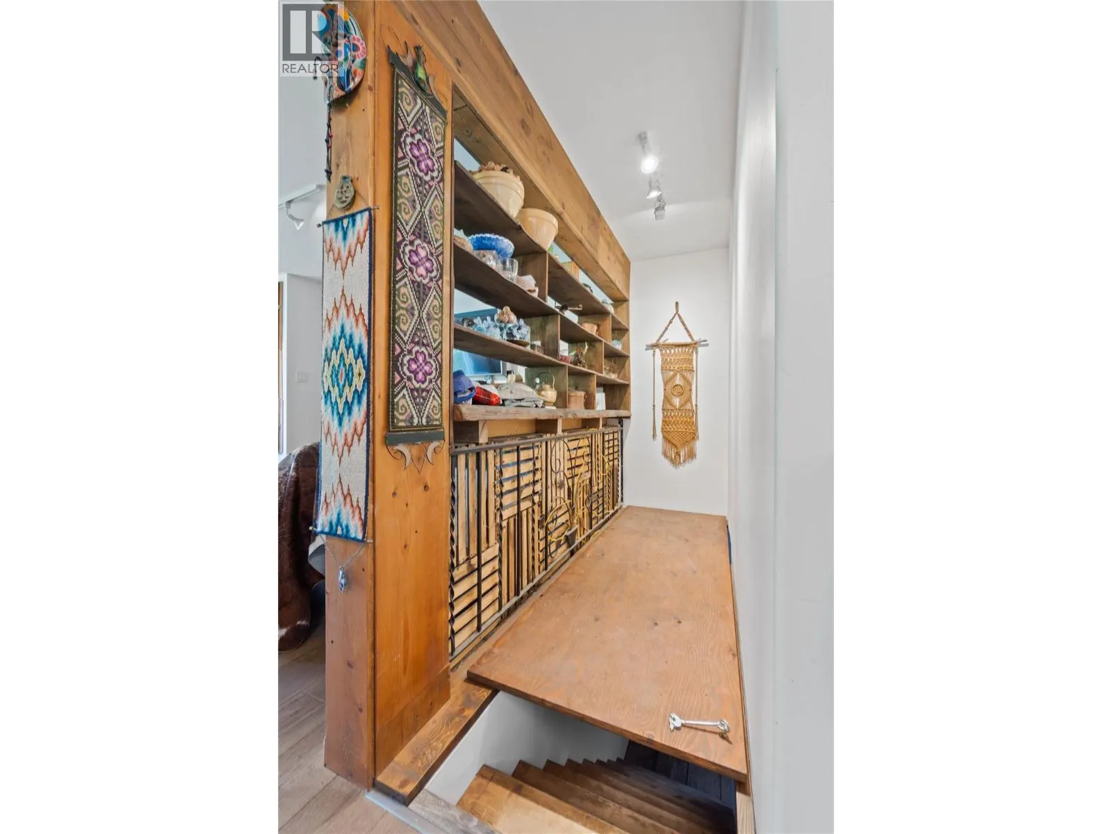 1693 Valleyview Drive