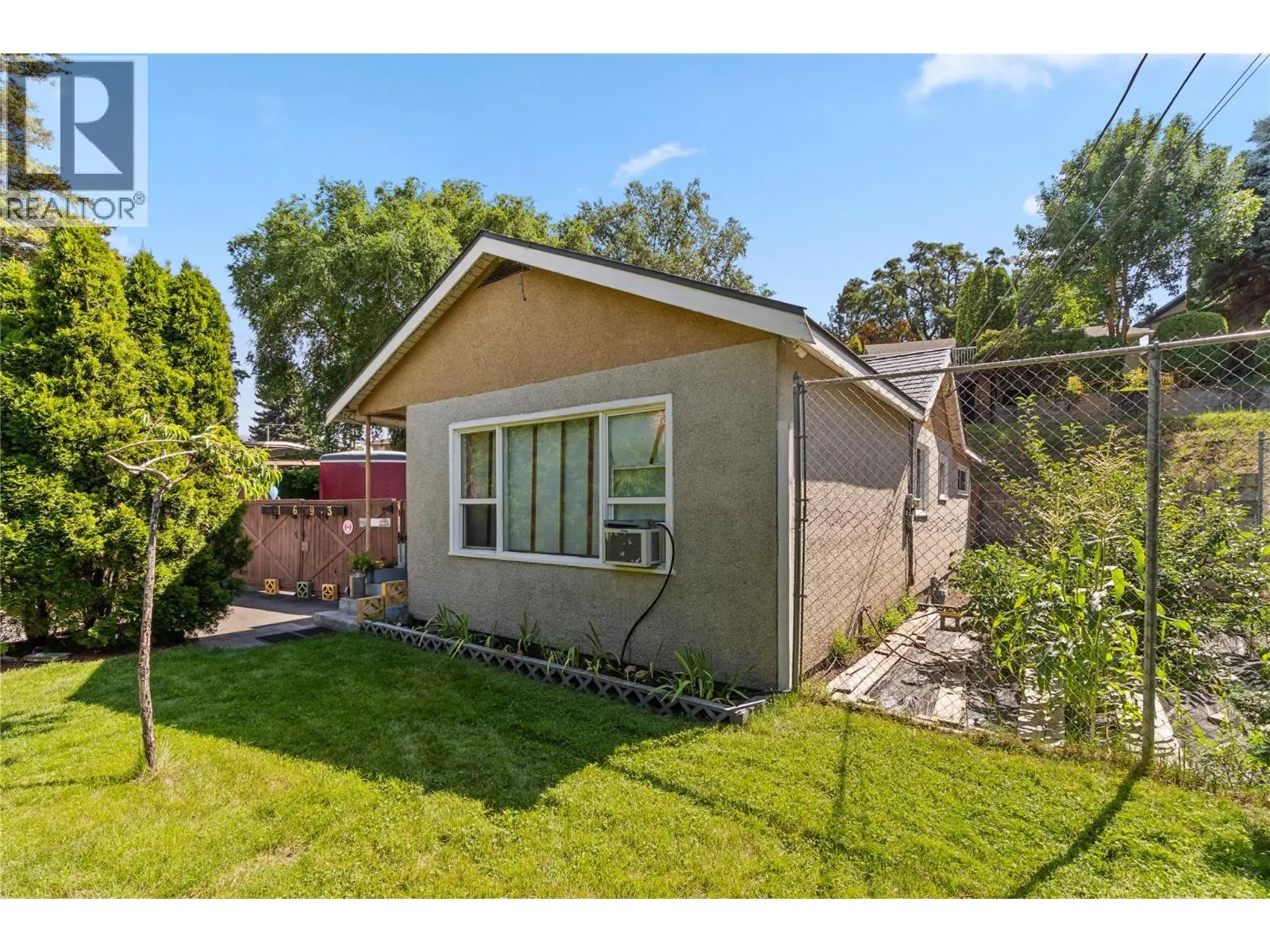 1693 Valleyview Drive