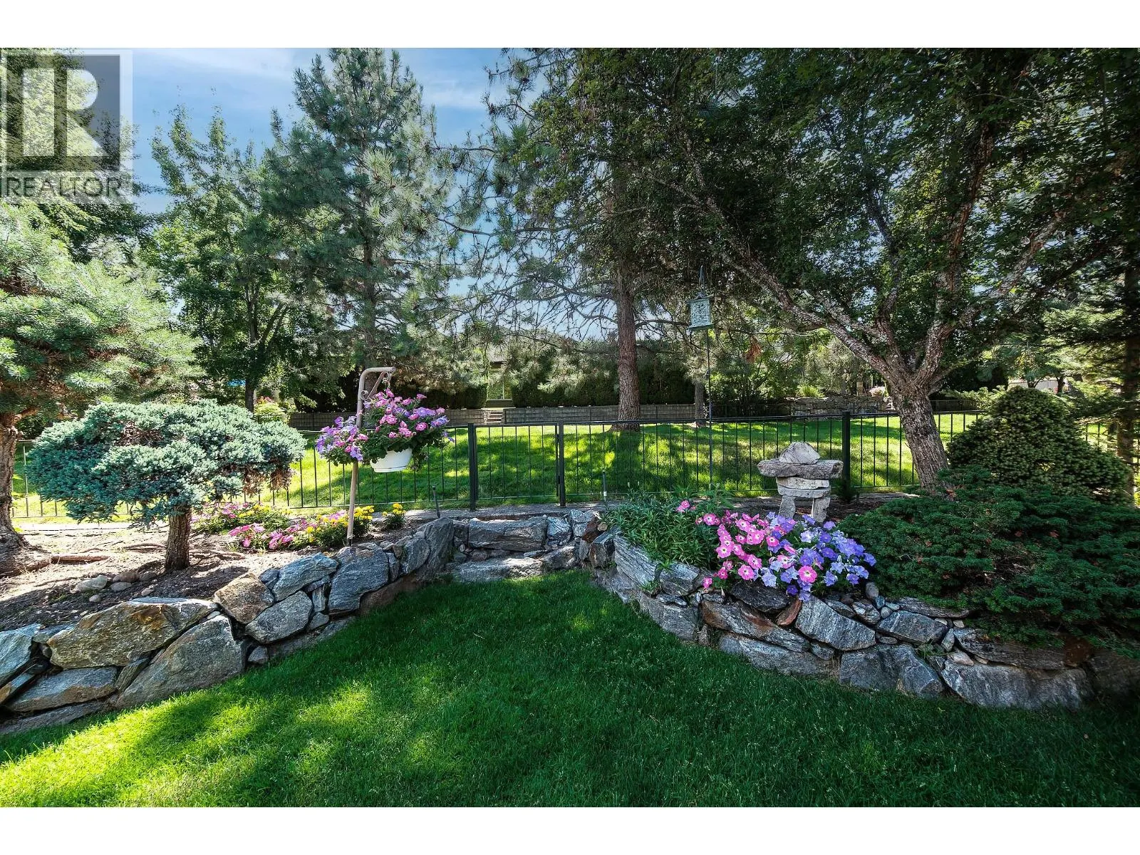 4137 Gallaghers Forest S