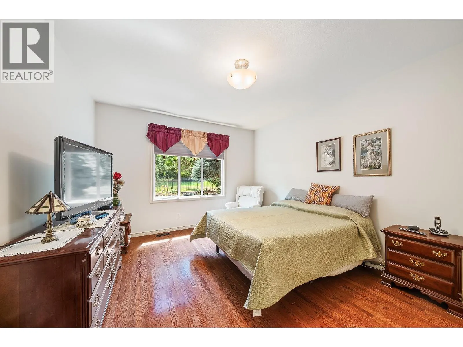 4137 Gallaghers Forest S