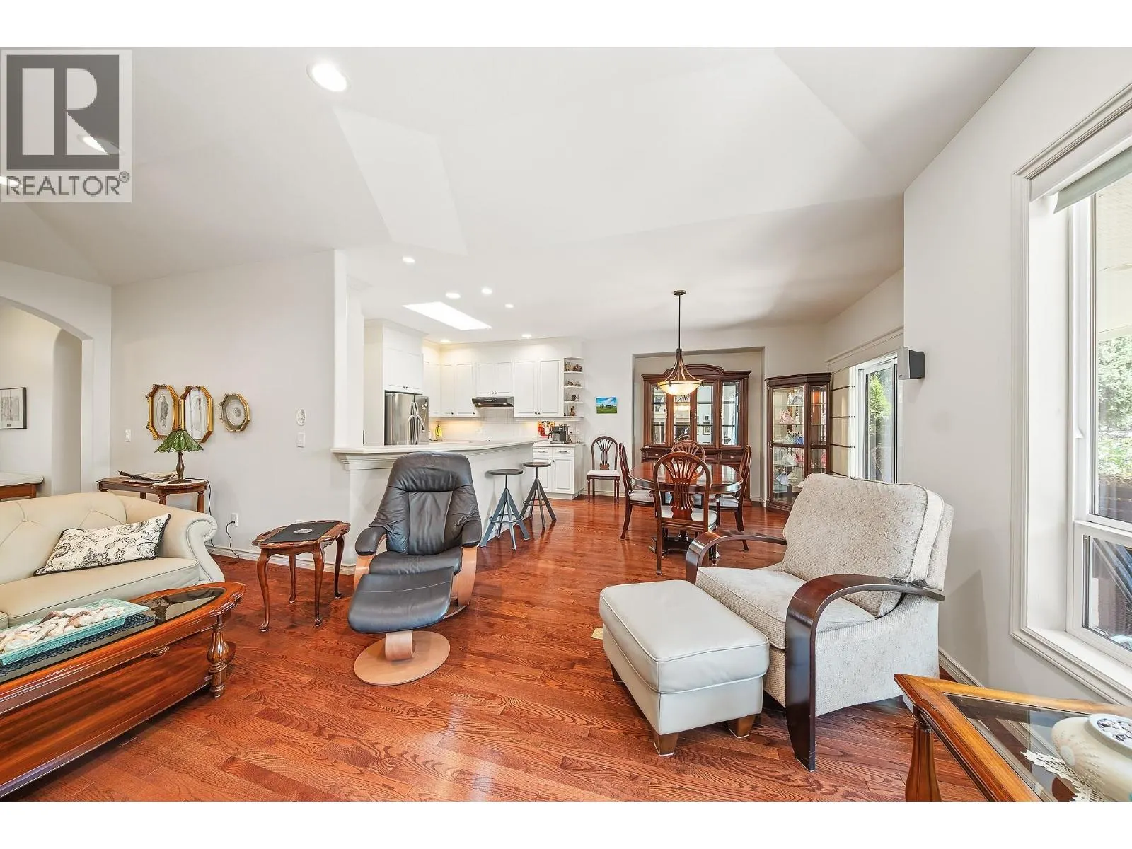 4137 Gallaghers Forest S