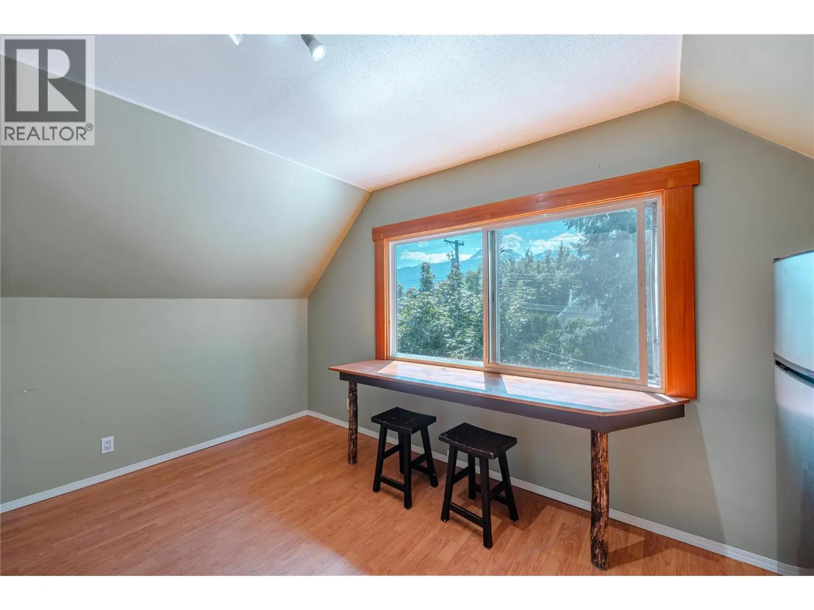 503 Third Street E
