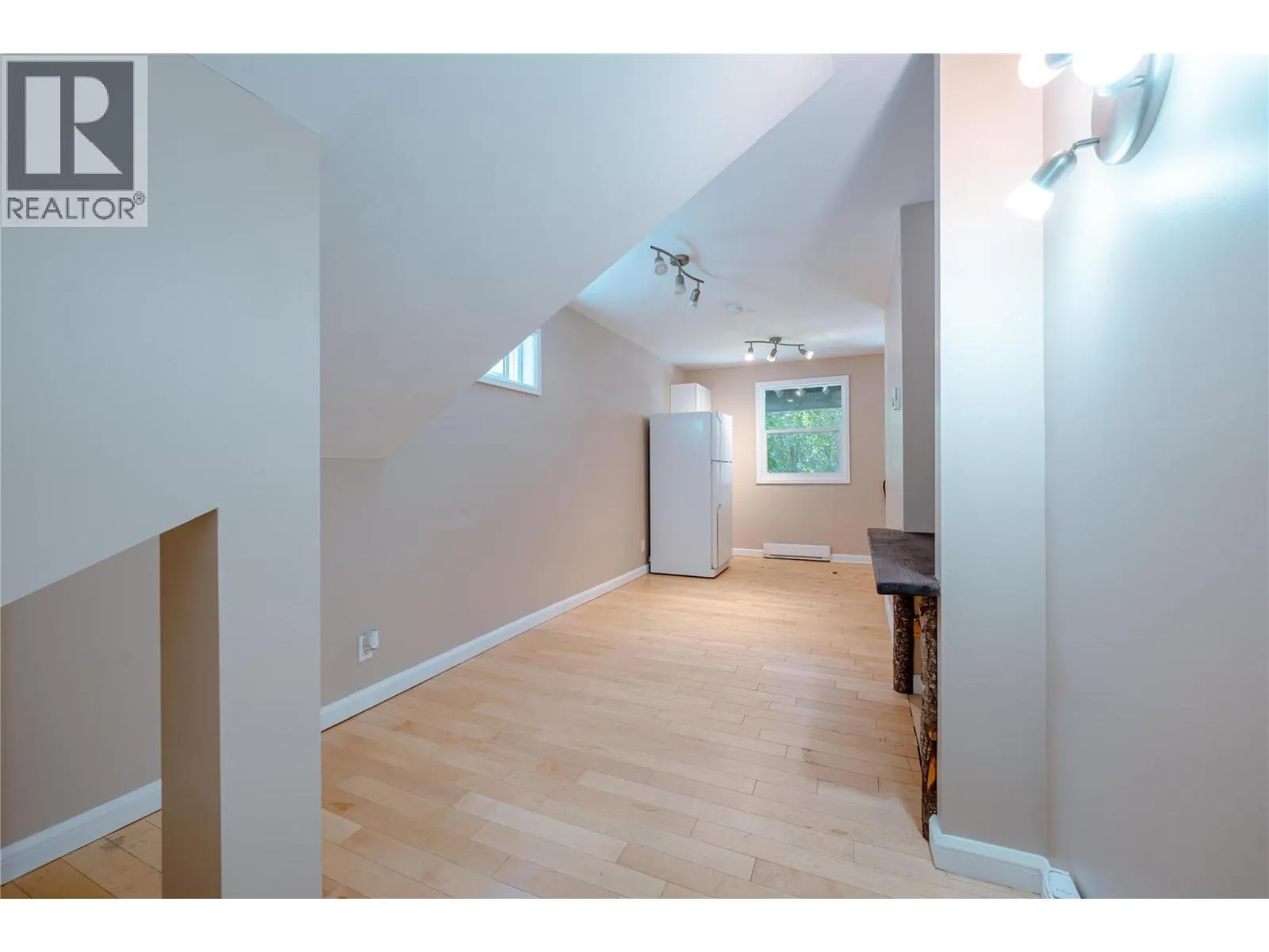 503 Third Street E
