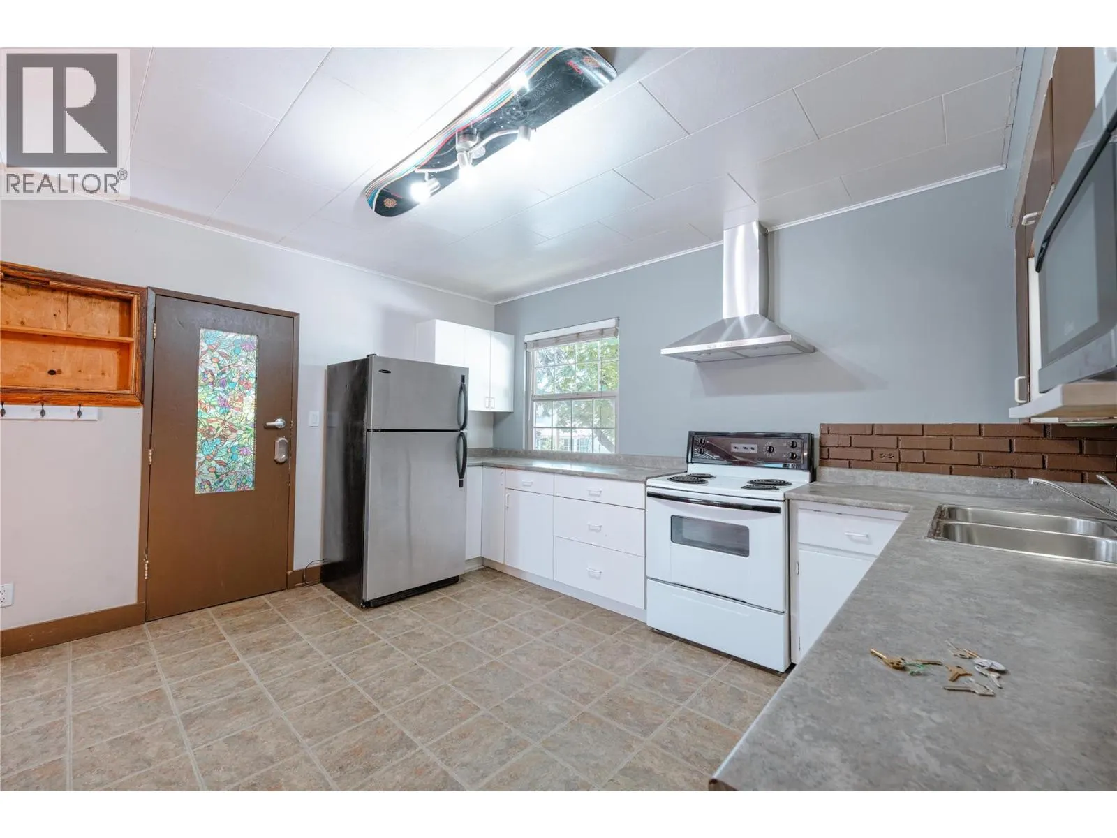 503 Third Street E