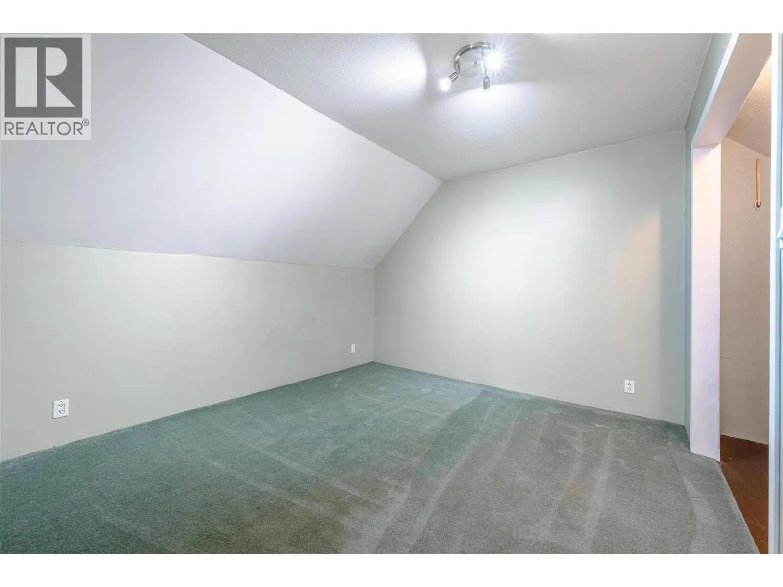 503 Third Street E