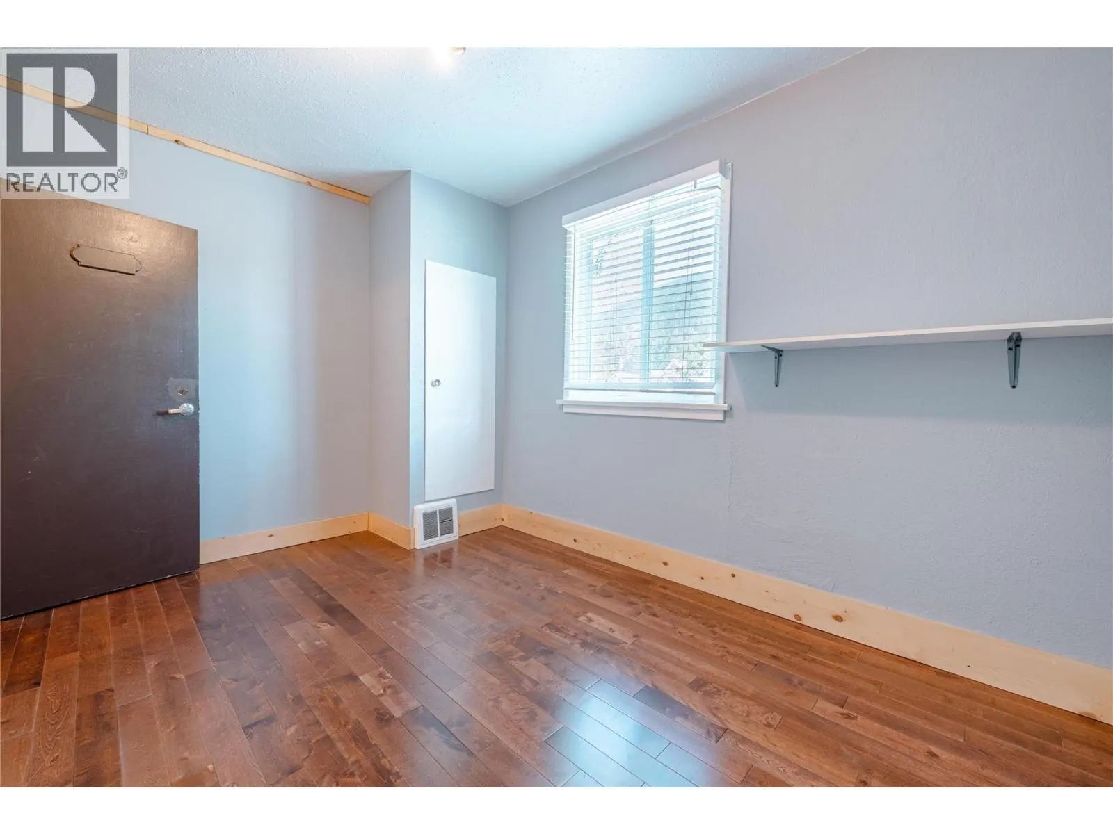 503 Third Street E