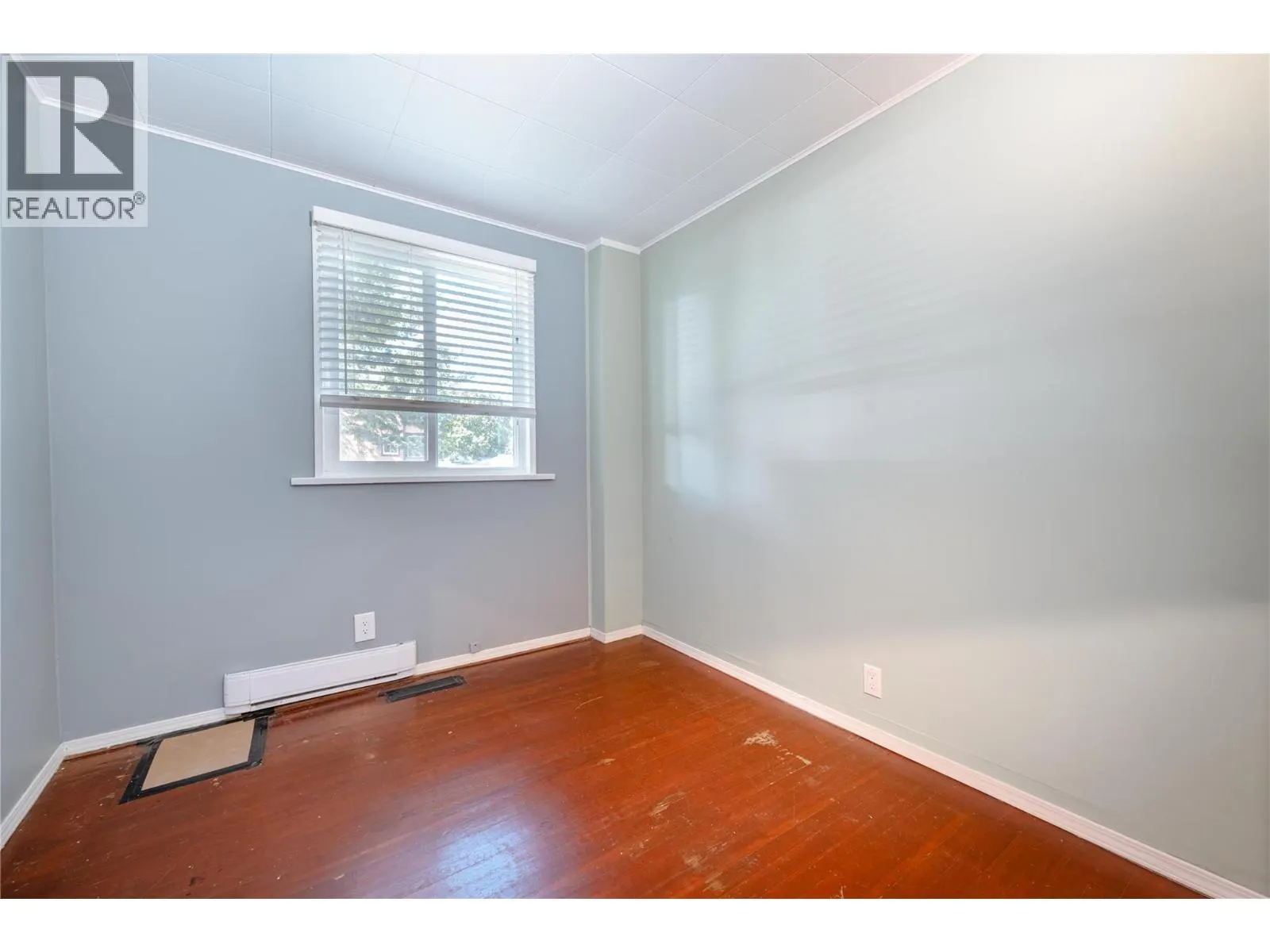 503 Third Street E