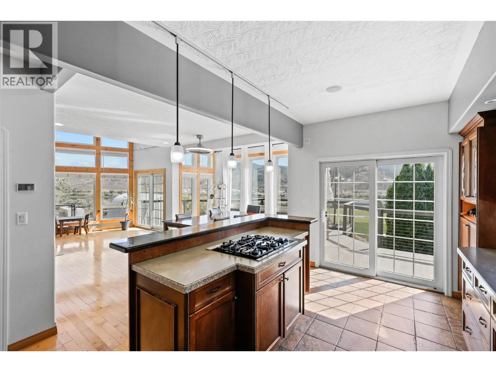 3083 SHUSWAP Road