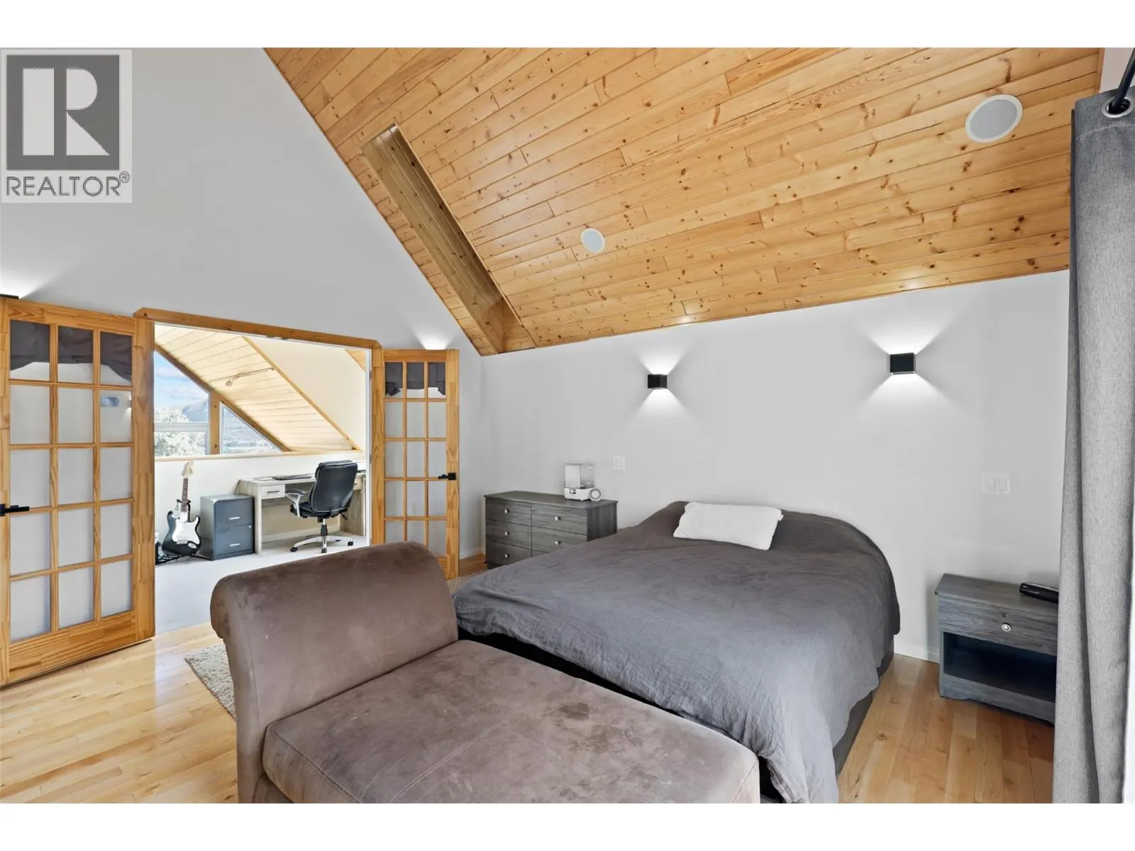 3083 SHUSWAP Road