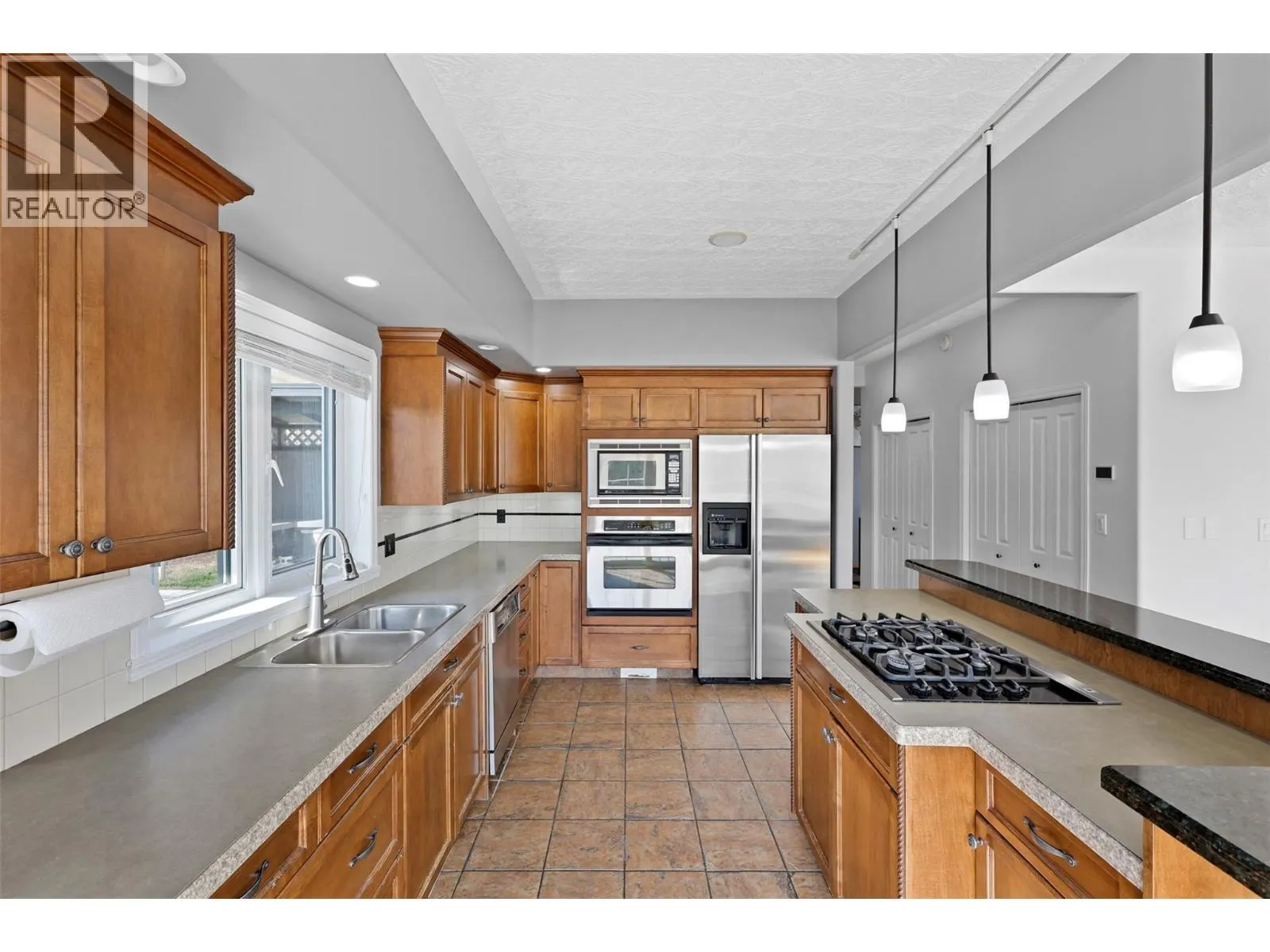 3083 SHUSWAP Road