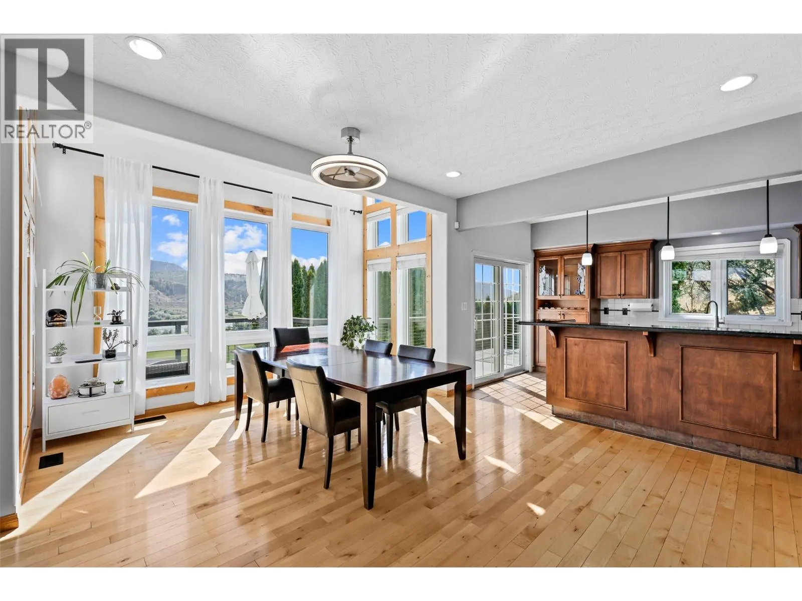 3083 SHUSWAP Road