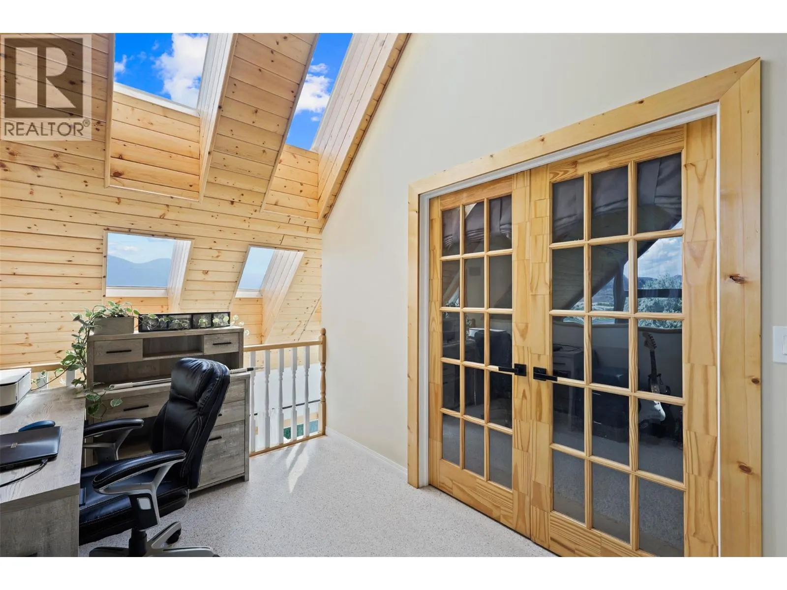 3083 SHUSWAP Road