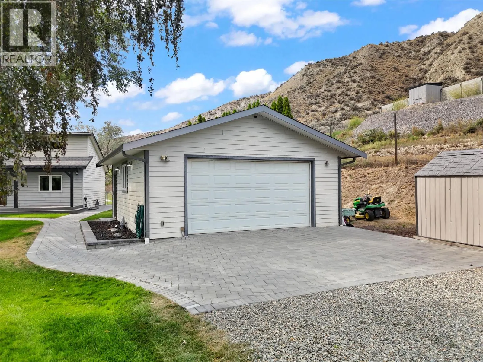 3083 SHUSWAP Road