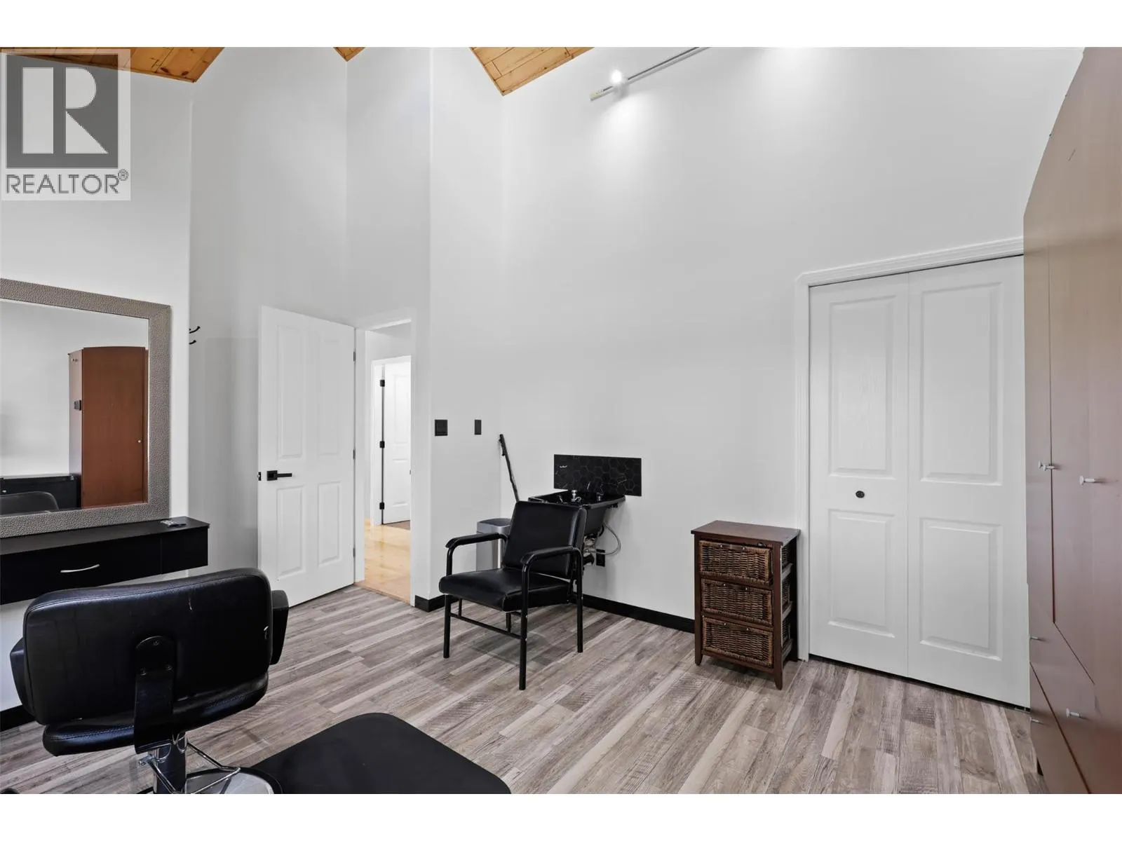 3083 SHUSWAP Road