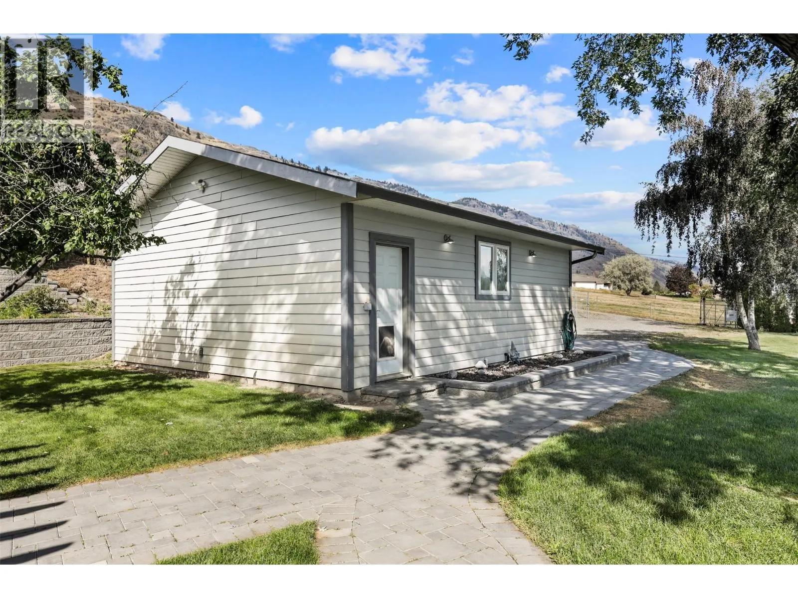 3083 SHUSWAP Road