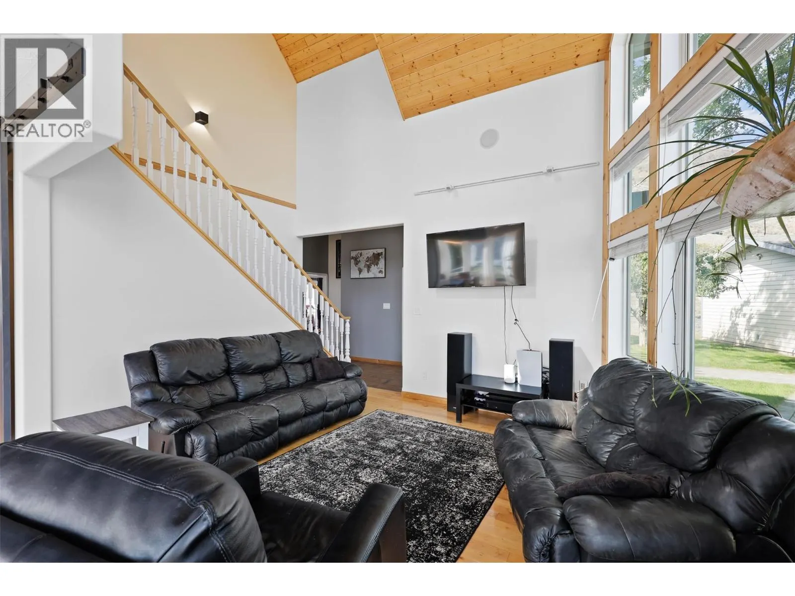 3083 SHUSWAP Road