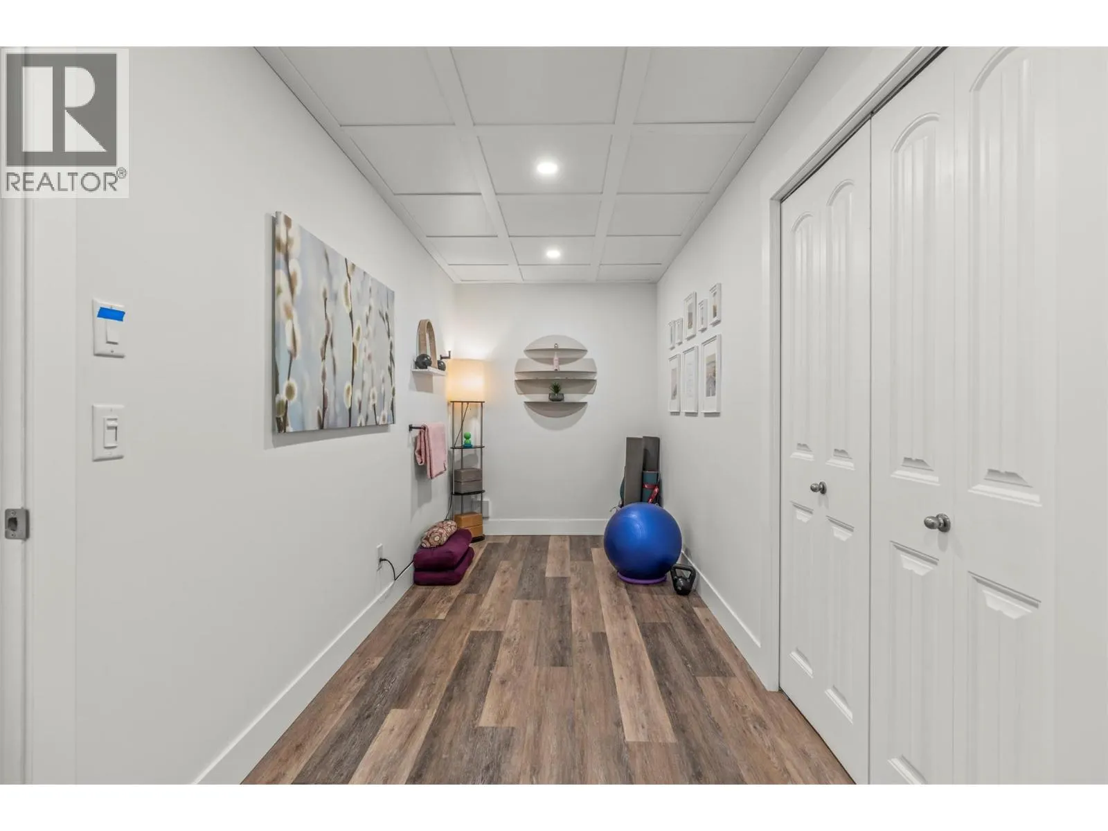995 Mt. Ida Drive Unit# 9