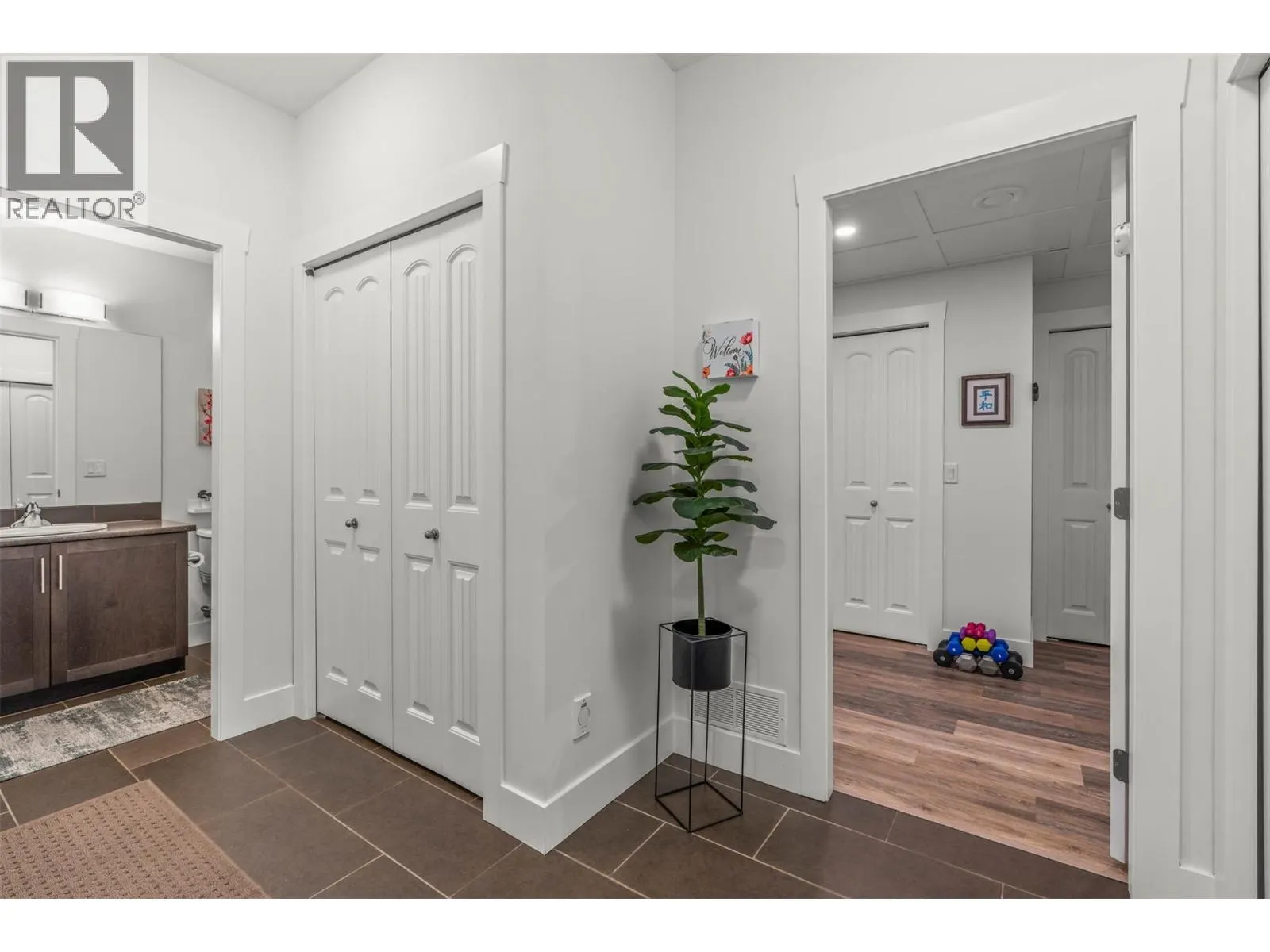 995 Mt. Ida Drive Unit# 9