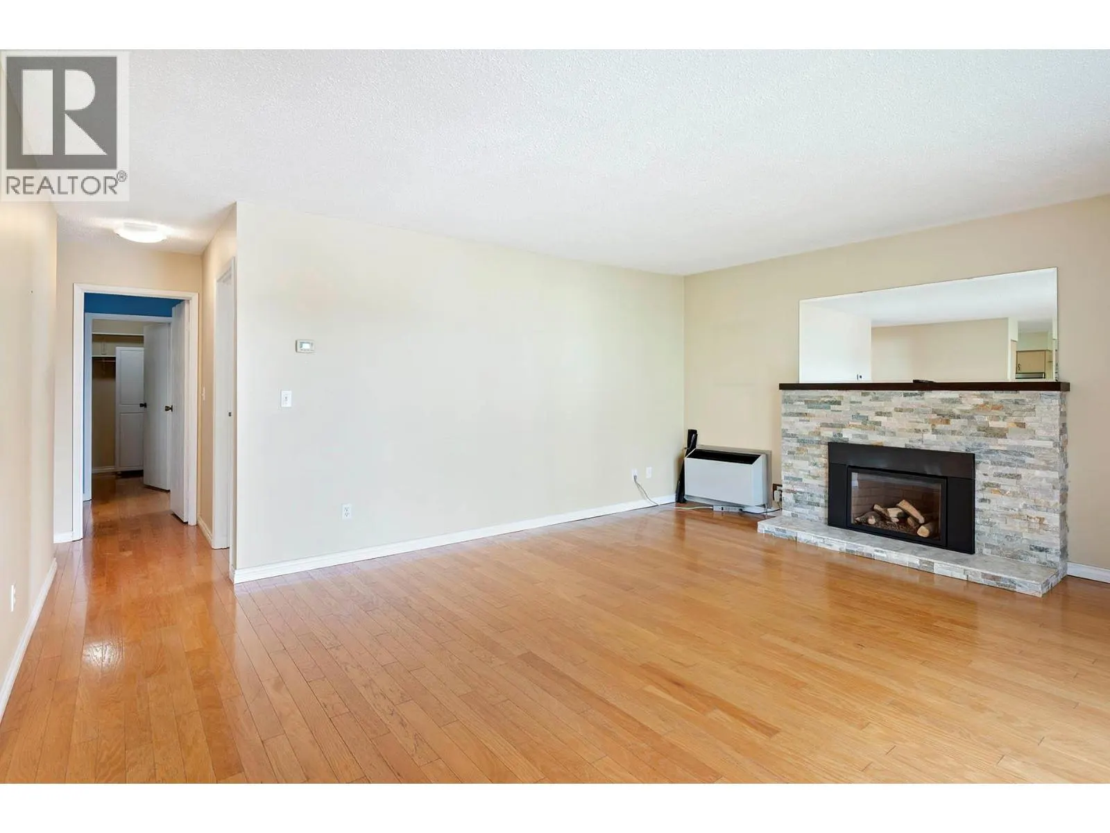 411 NICOLA Street Unit# 302