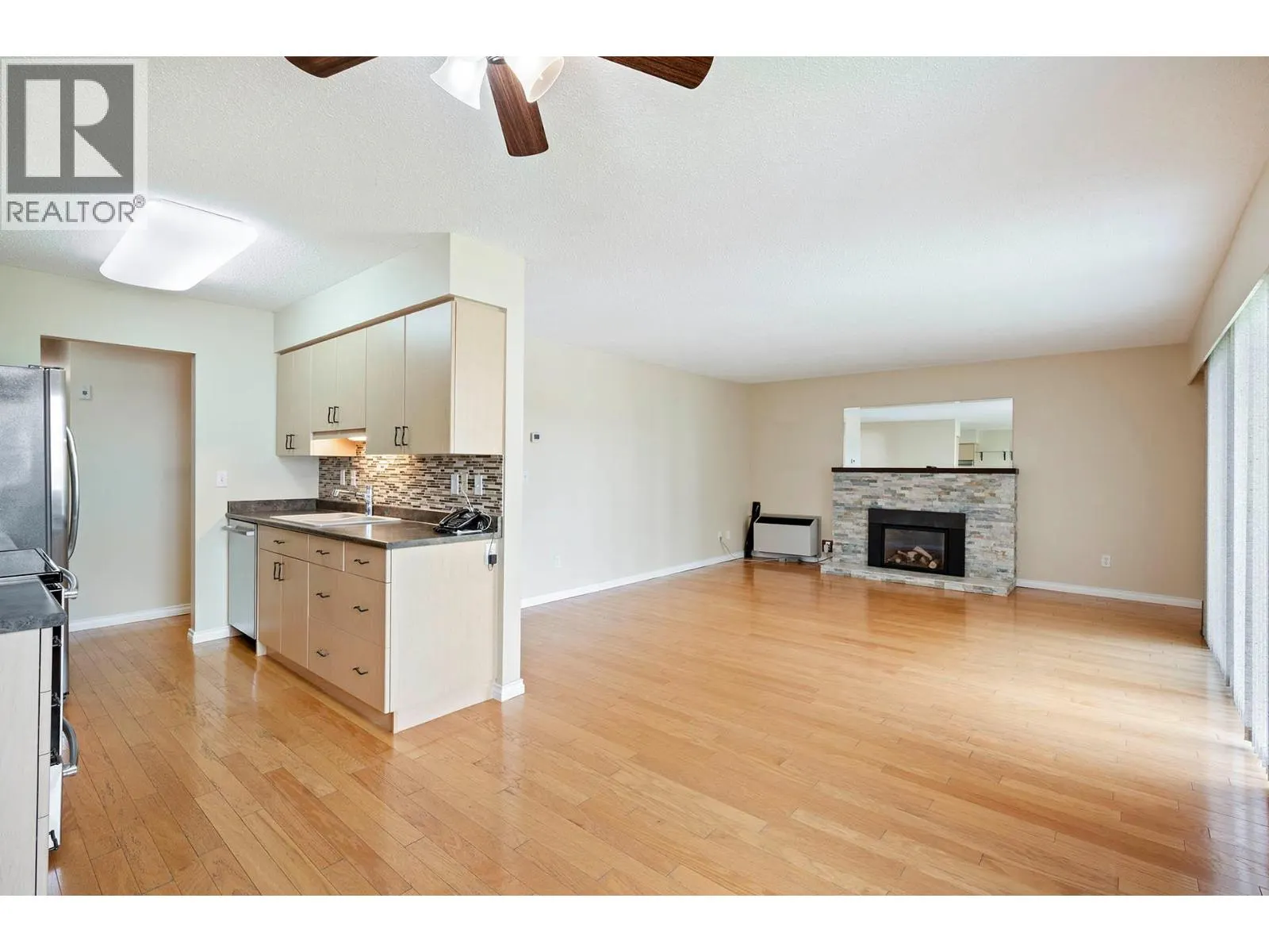 411 NICOLA Street Unit# 302
