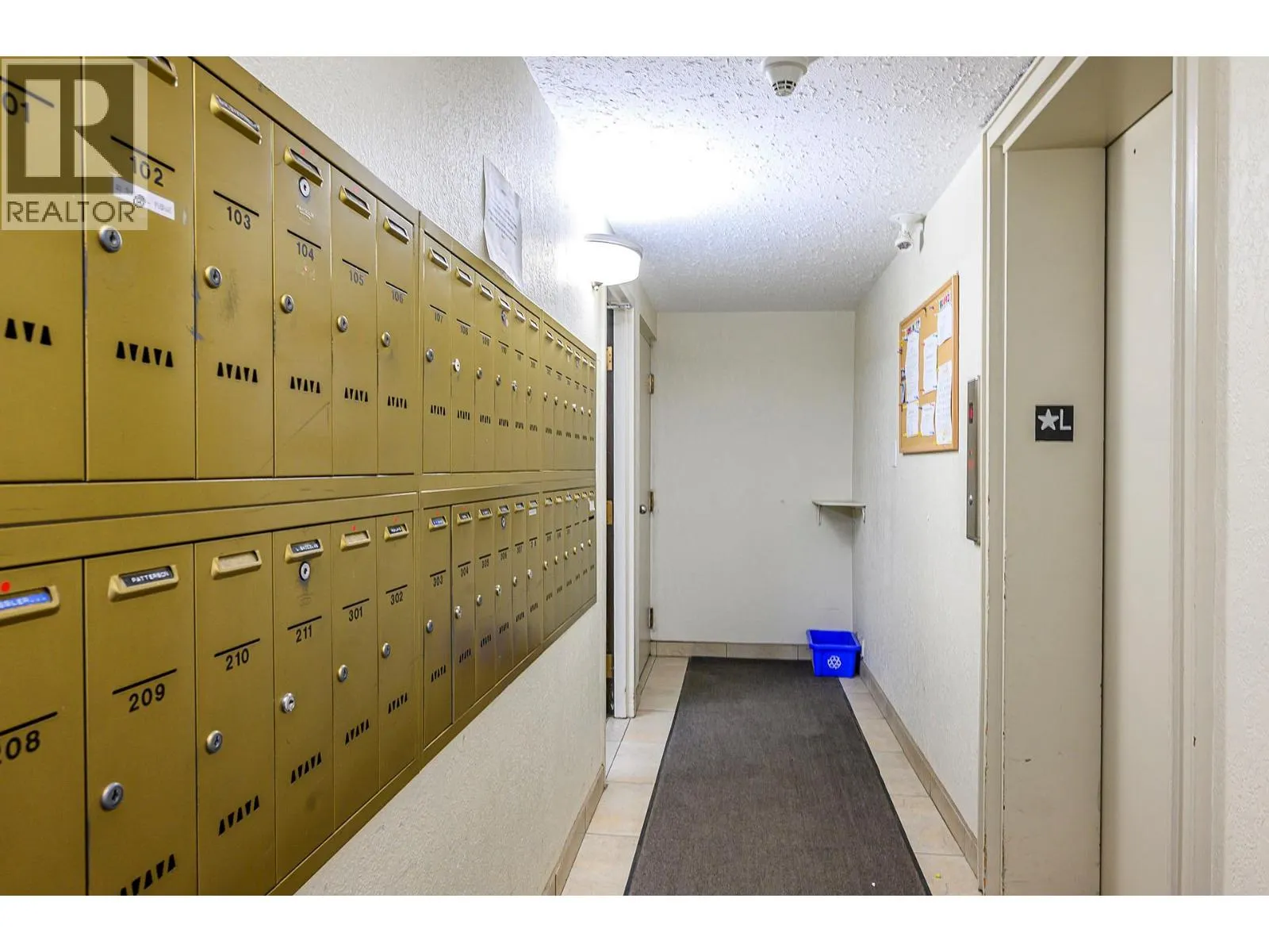 411 NICOLA Street Unit# 302