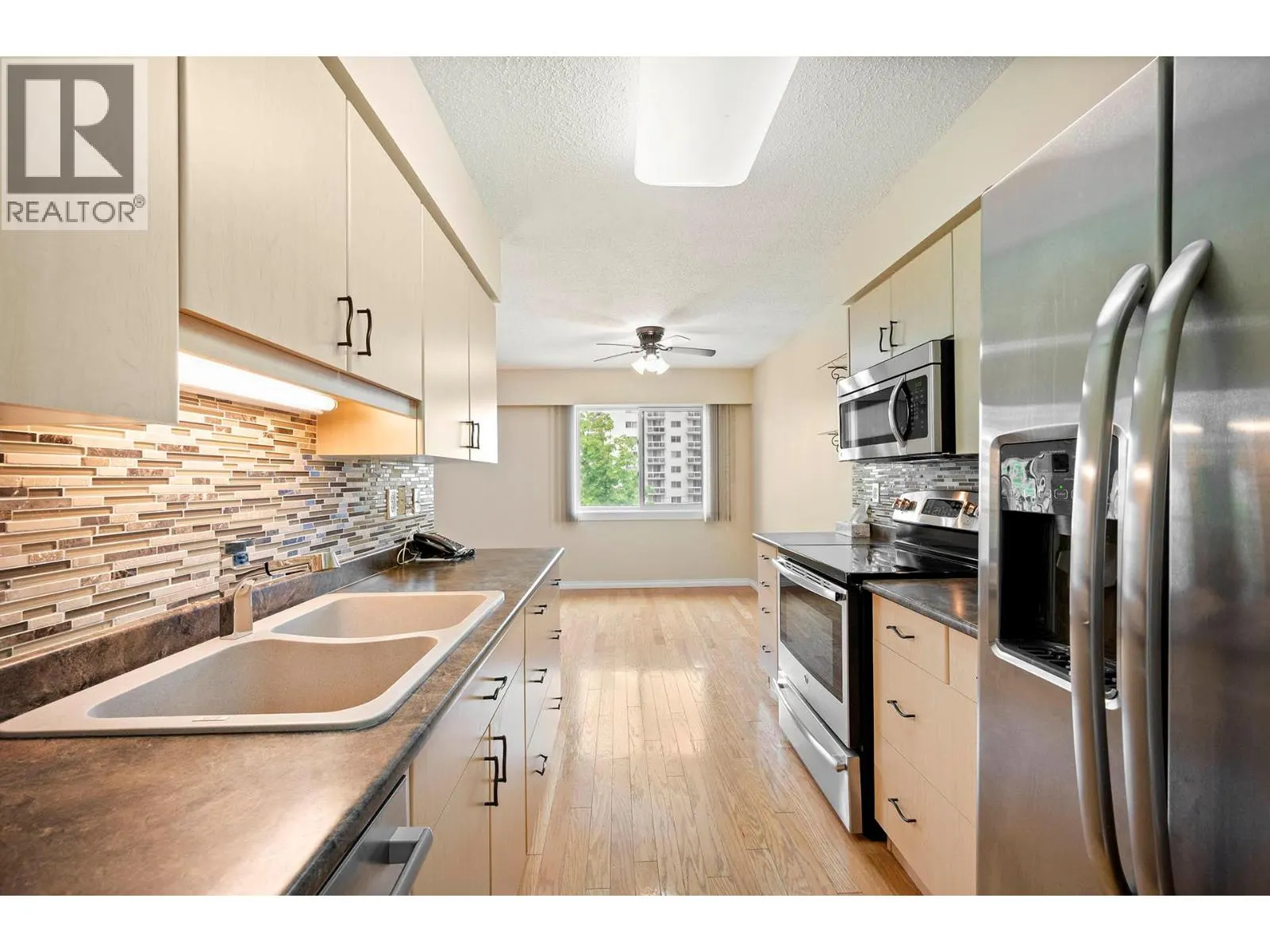 411 NICOLA Street Unit# 302