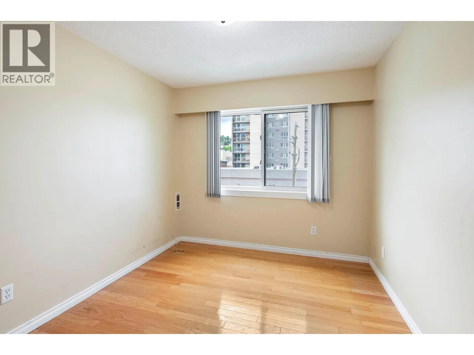 411 NICOLA Street Unit# 302