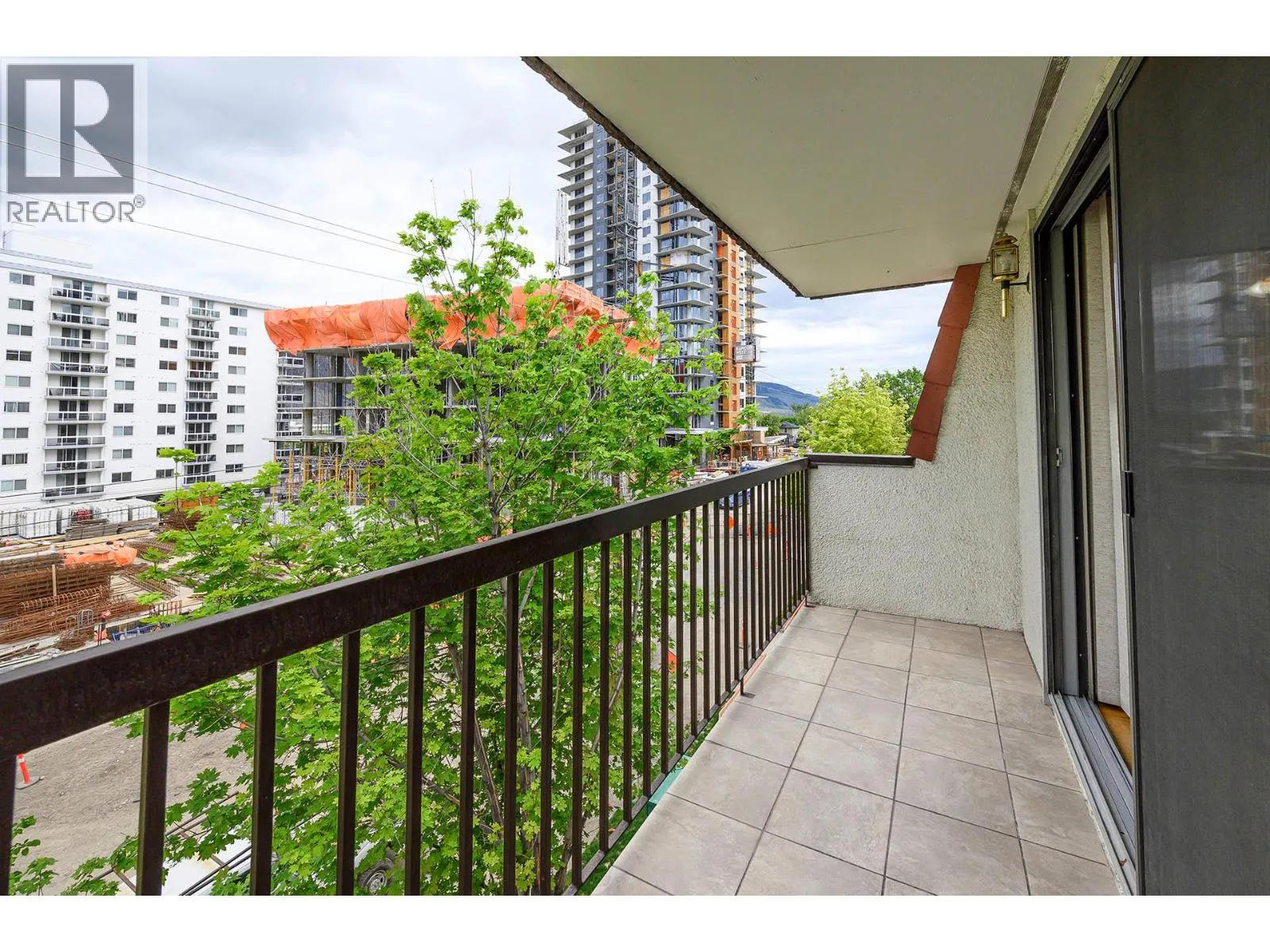 411 NICOLA Street Unit# 302