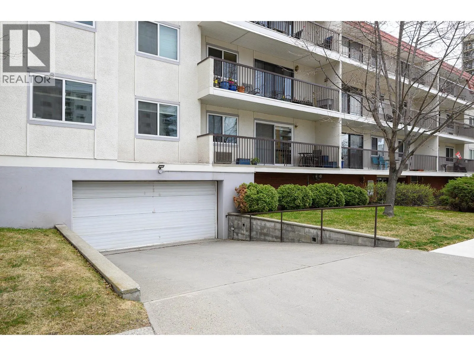 411 NICOLA Street Unit# 302