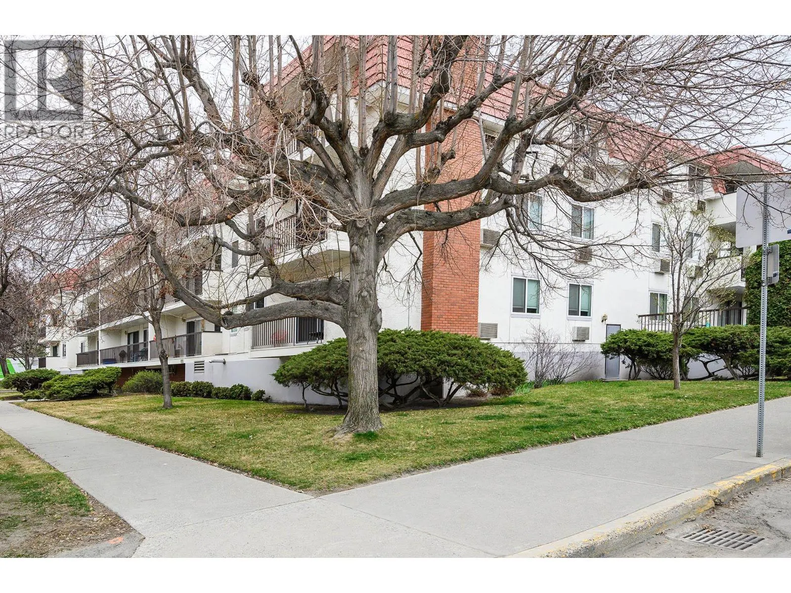 411 NICOLA Street Unit# 302