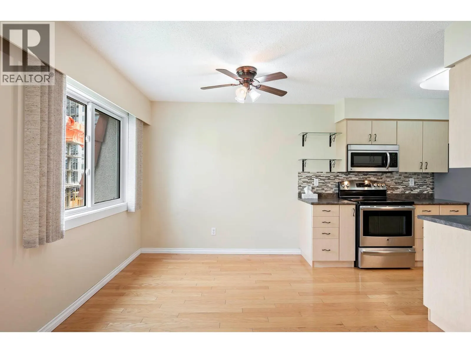 411 NICOLA Street Unit# 302