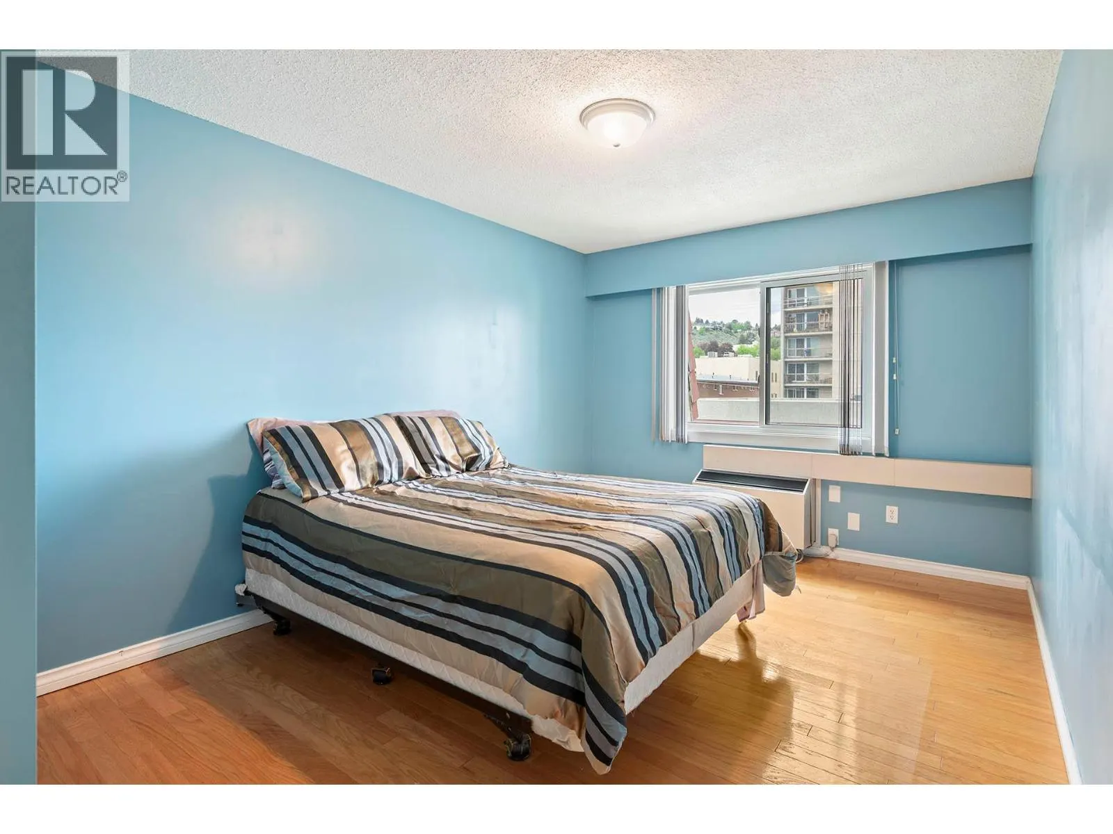 411 NICOLA Street Unit# 302