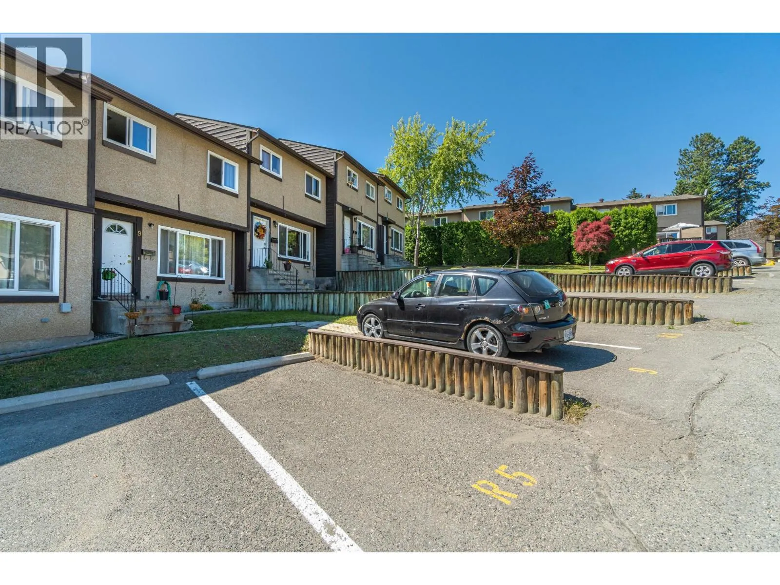 1605 SUMMIT Drive Unit# 9