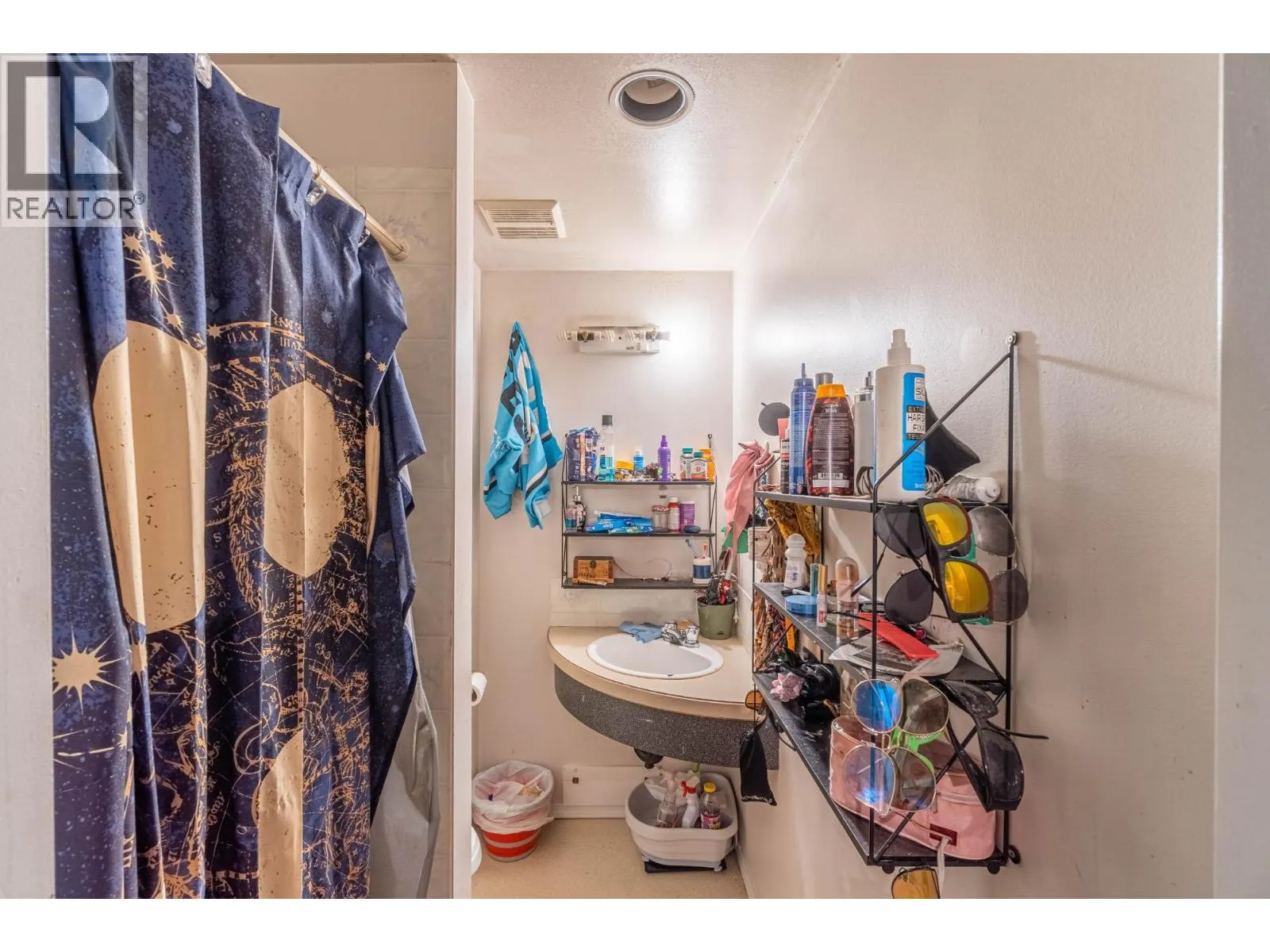 1605 SUMMIT Drive Unit# 9