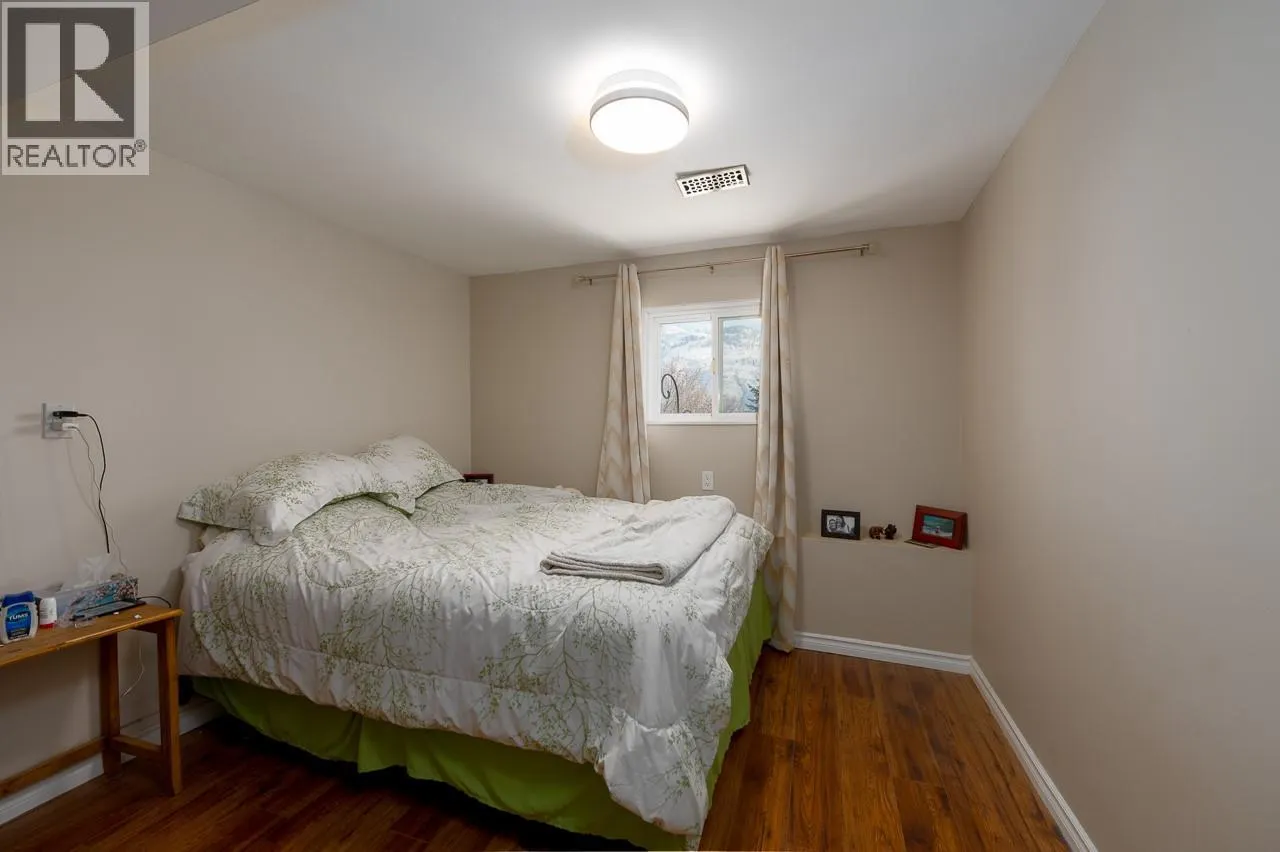 880 WOODHAVEN Drive