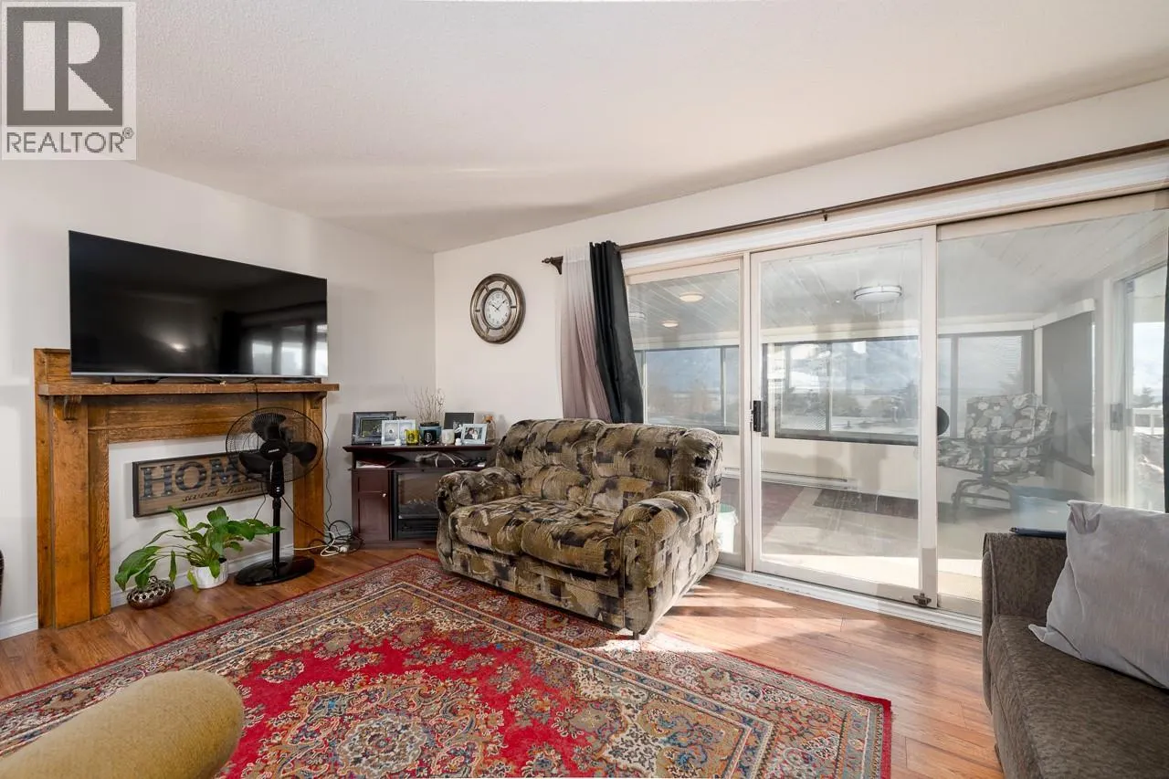 880 WOODHAVEN Drive