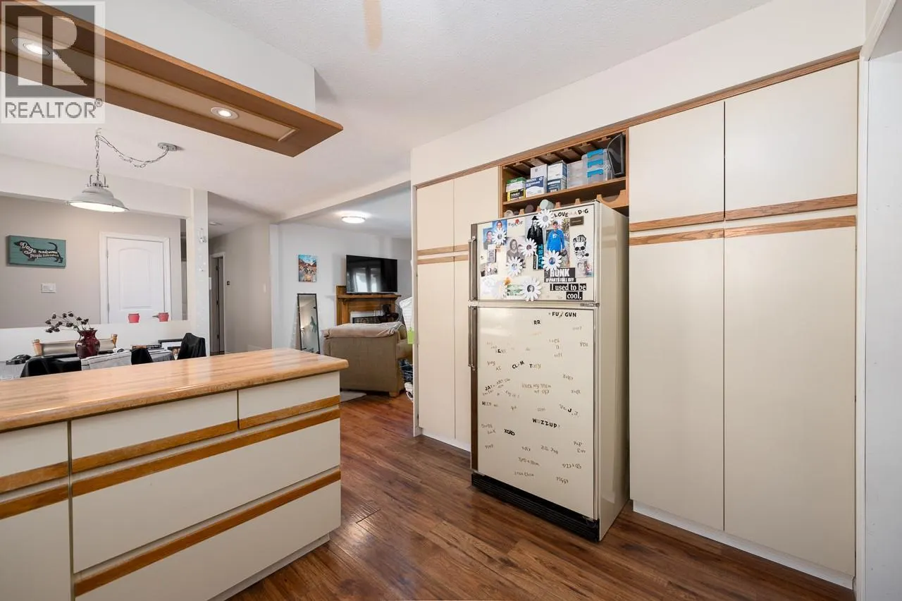 880 WOODHAVEN Drive