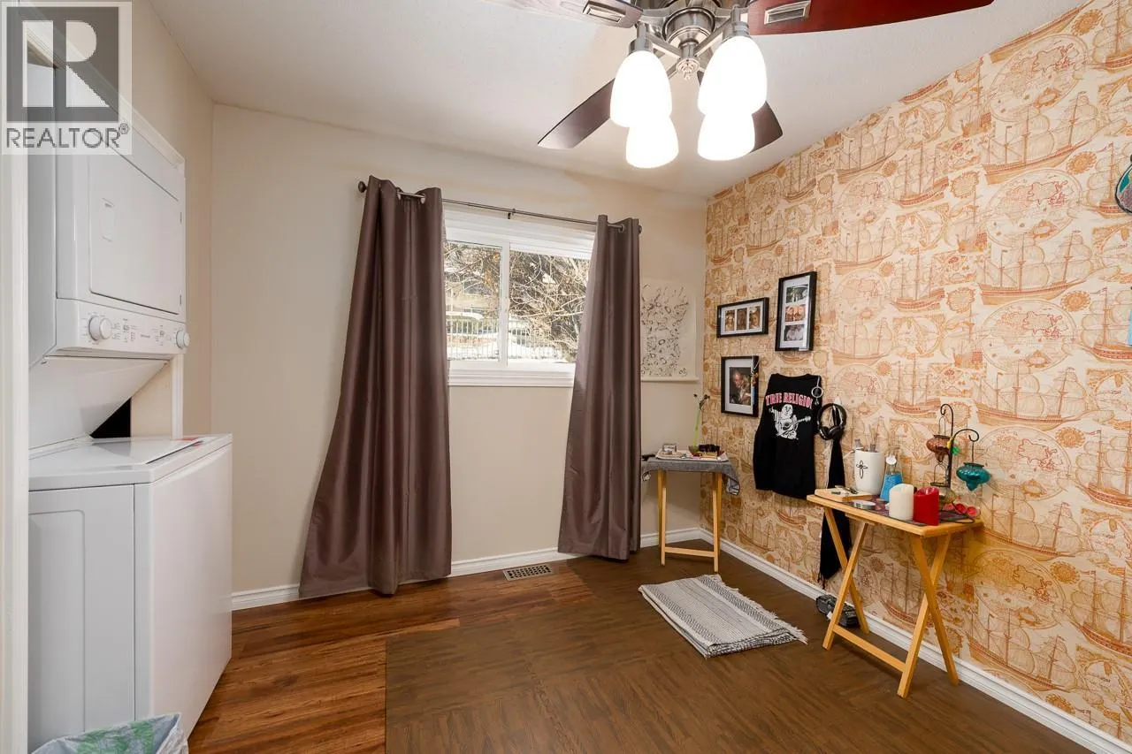 880 WOODHAVEN Drive