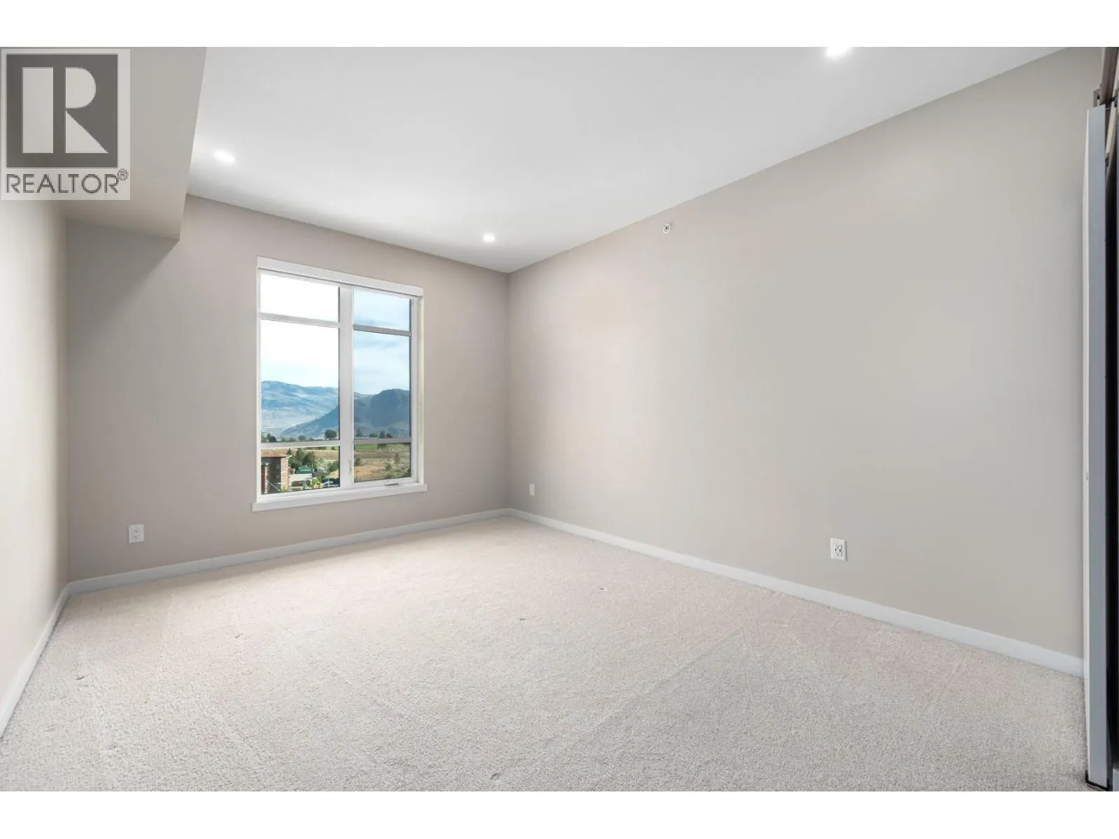 1405 Springhill Drive Unit# 2401