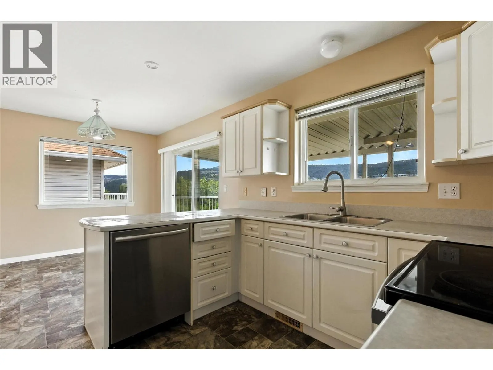 1379 Sunshine Court