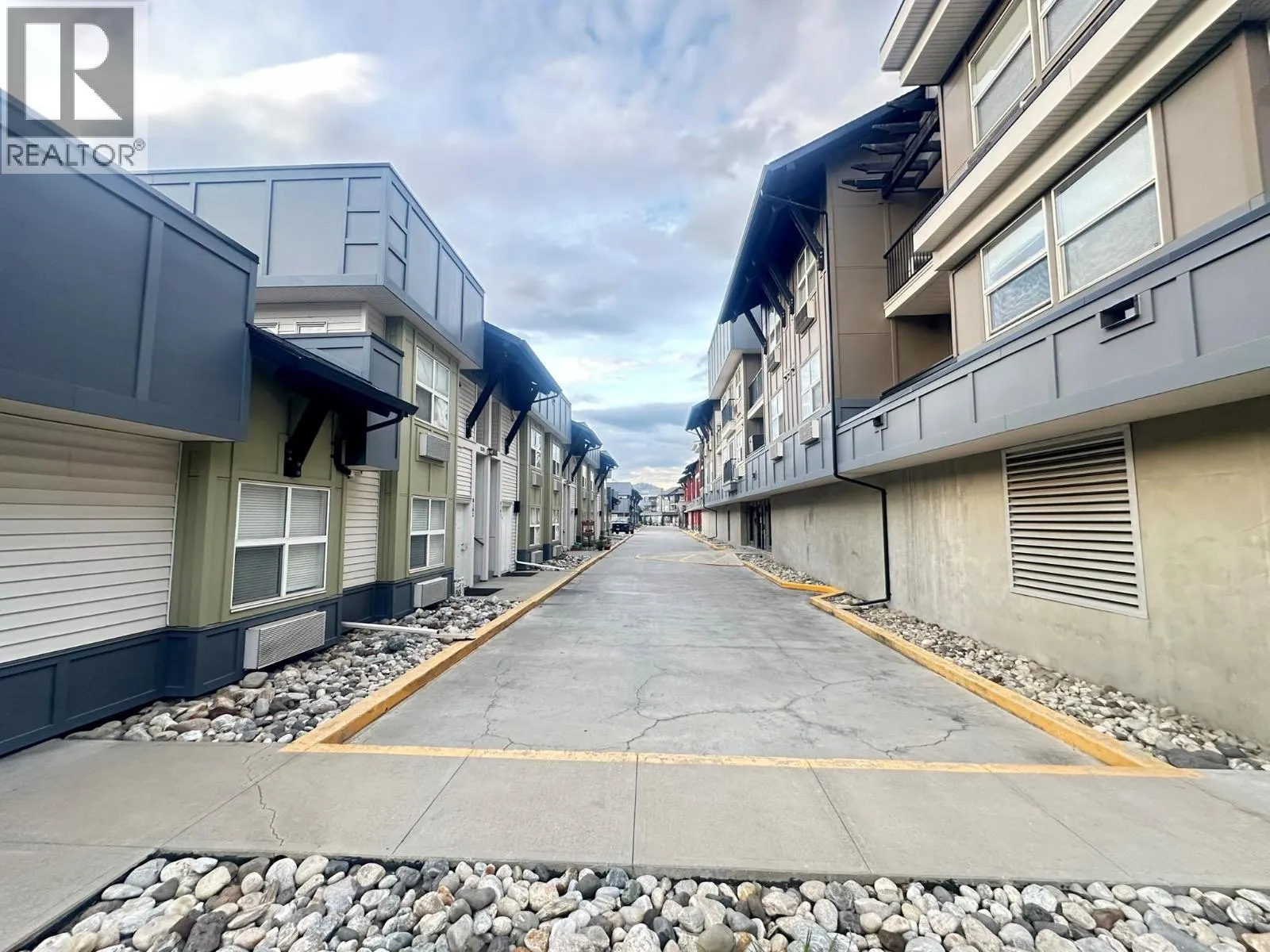 1477 Glenmore Road N Unit# B-203