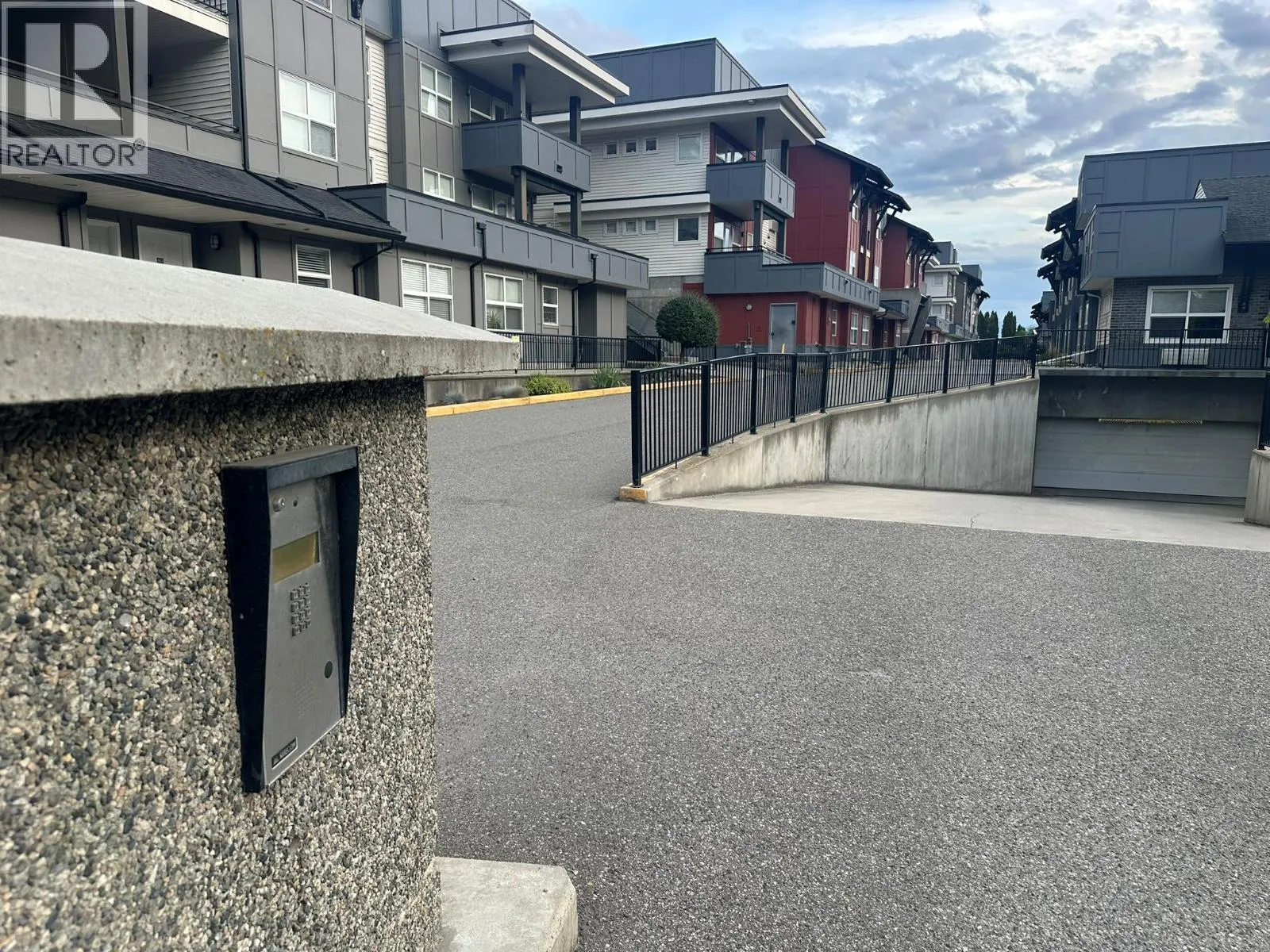 1477 Glenmore Road N Unit# B-203