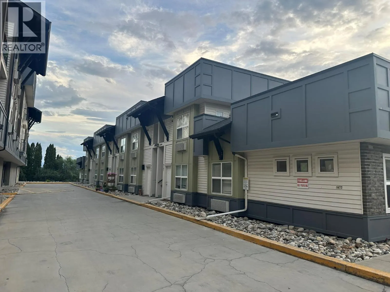 1477 Glenmore Road N Unit# B-203