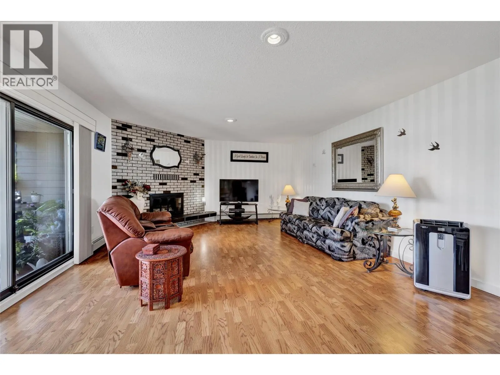 4340A Beach Avenue Avenue Unit# 104