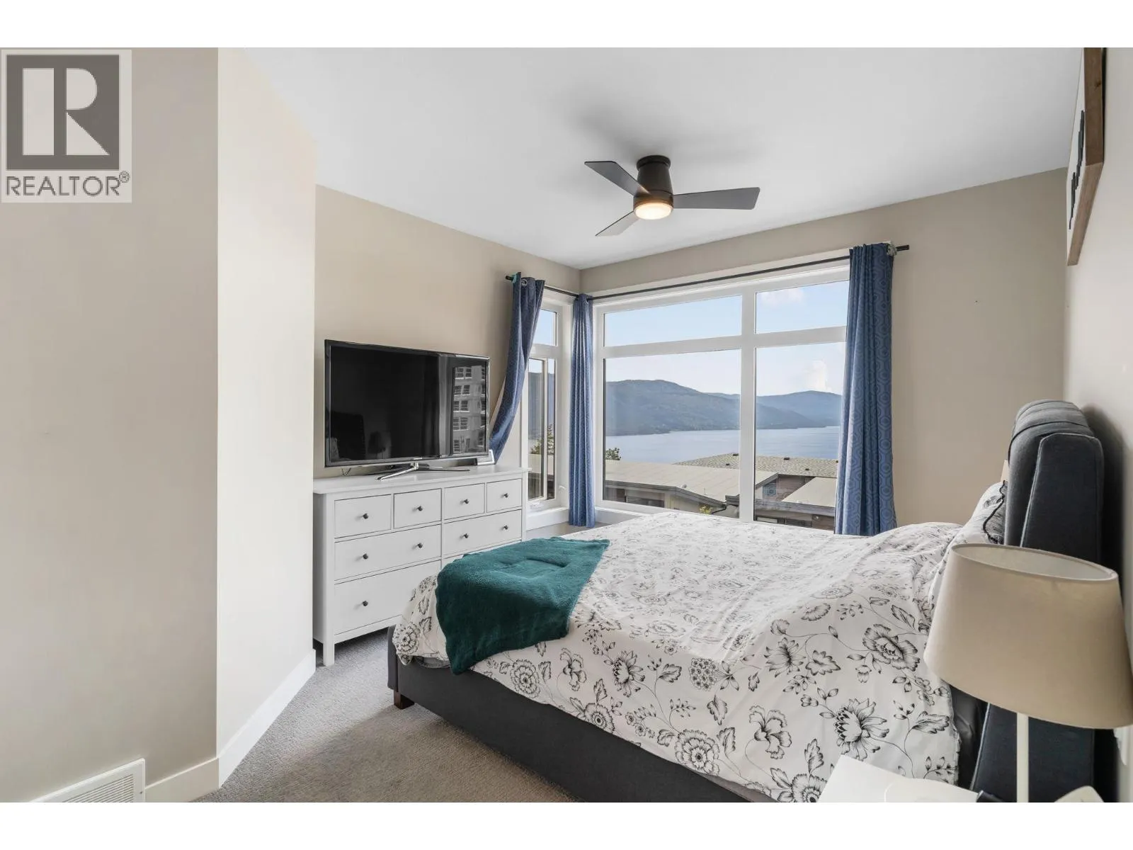 3220 Hilltown Drive Unit# 7