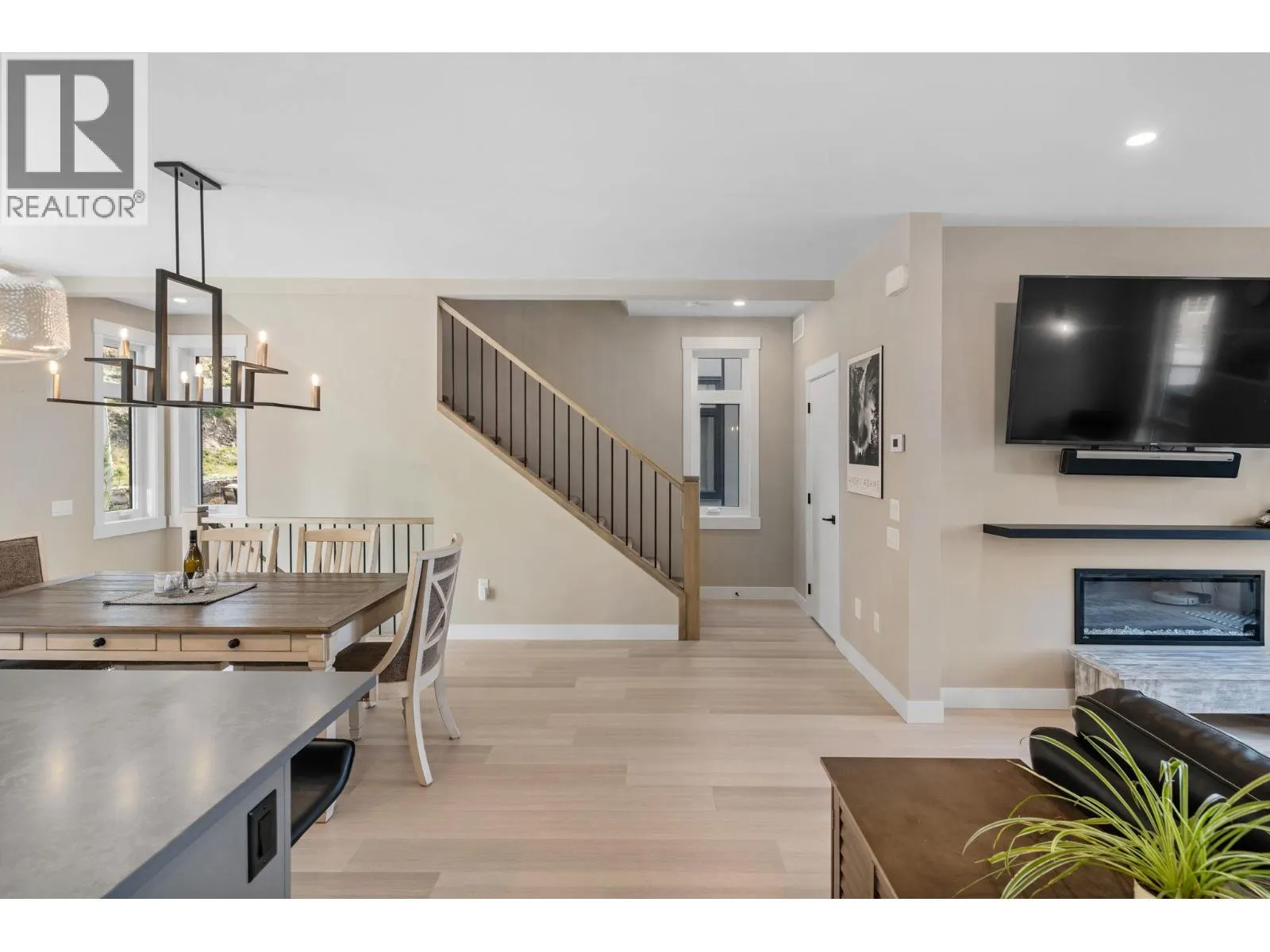 3220 Hilltown Drive Unit# 7
