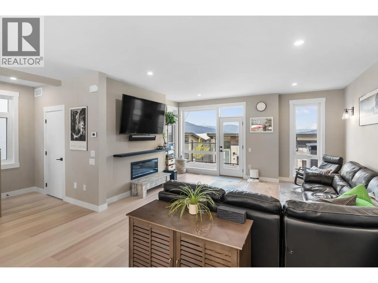 3220 Hilltown Drive Unit# 7