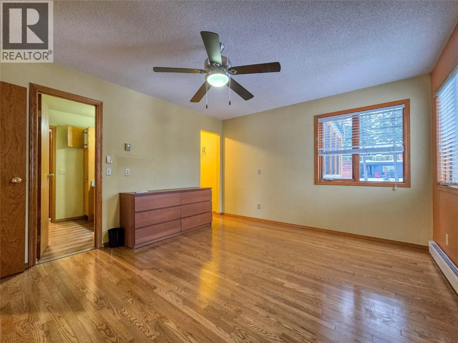 5162 COLUMBIA RIVER Road