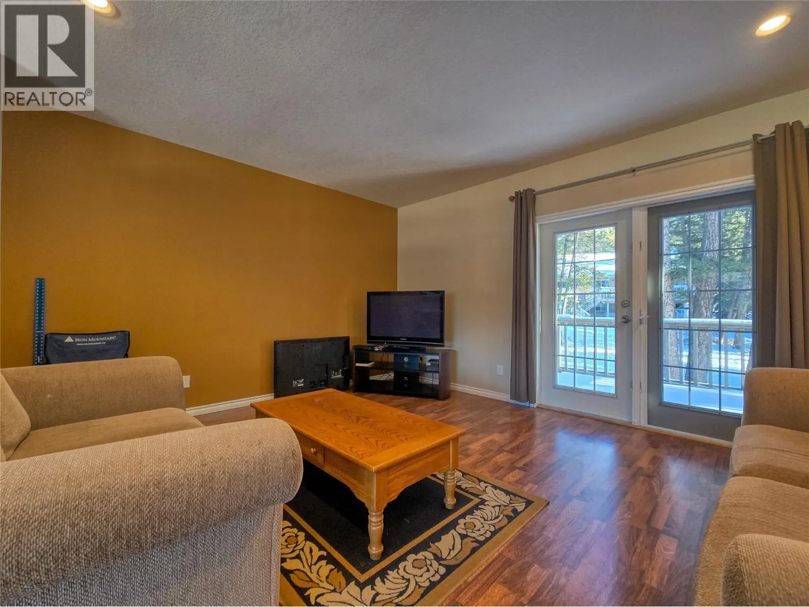5162 COLUMBIA RIVER Road